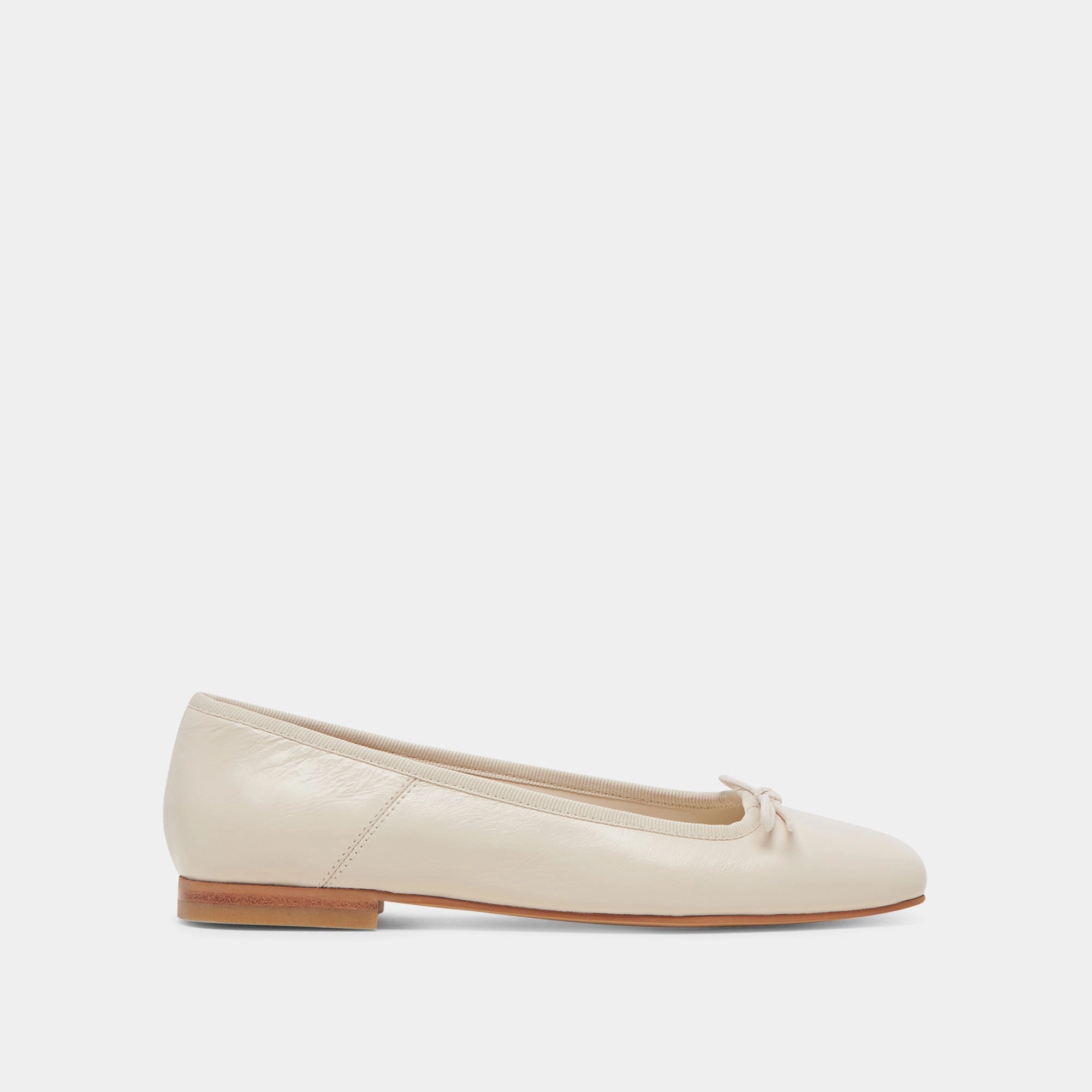 ANISA BALLET FLATS CREME CRINKLE PATENT - re:vita Market Walk