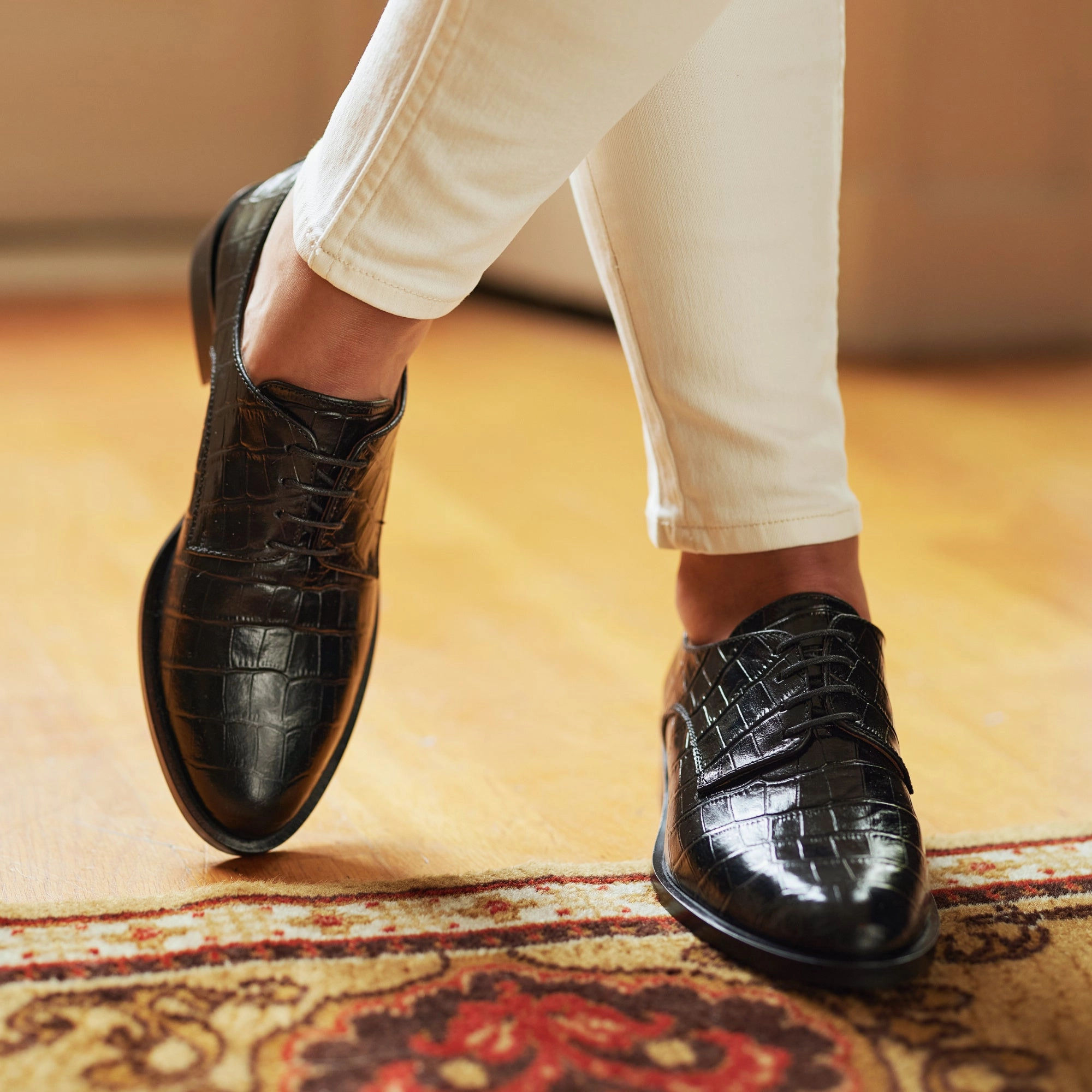 crucial Vend?me Ellen croco black calfskin leather lace-up shoes