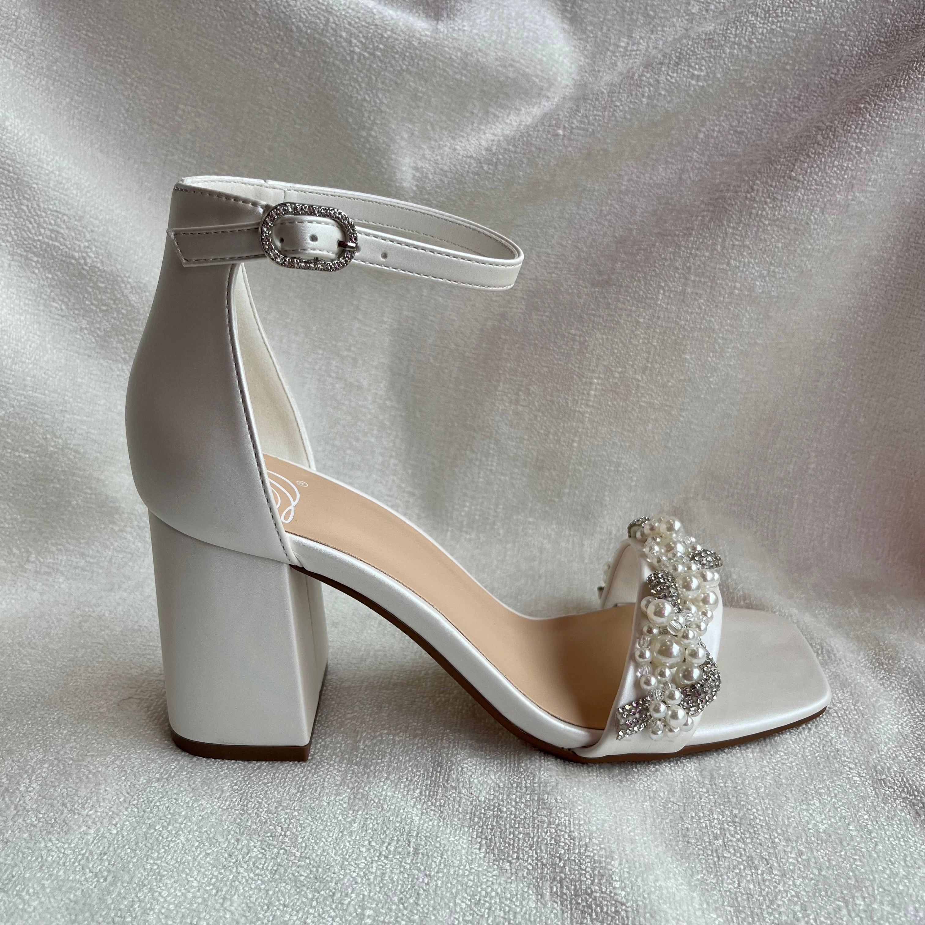 Cecilia Comfort Cushioning narrow-fit