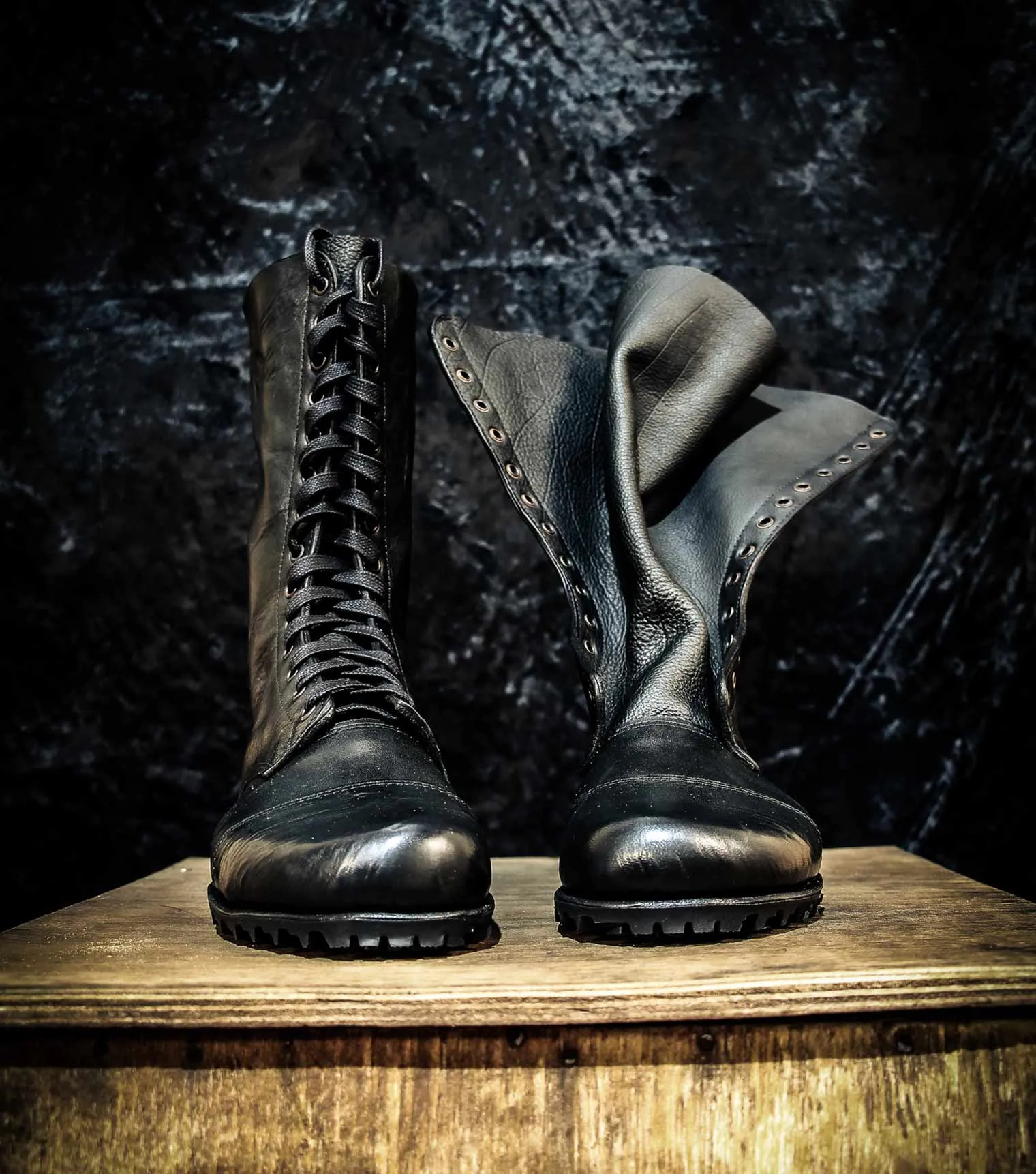Barefoot Kombat Boots - Famous Italian Tanneries