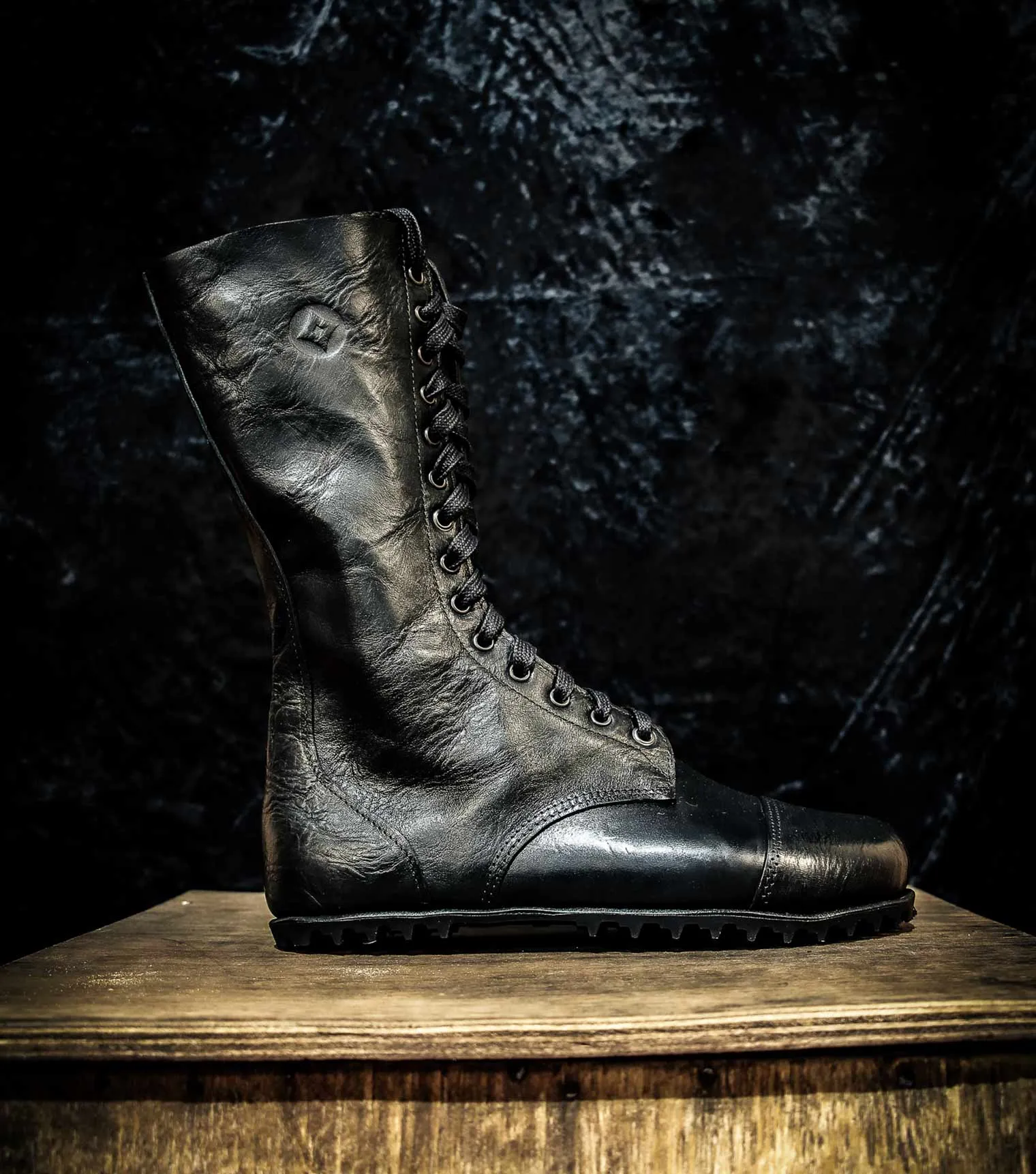 Barefoot Kombat Boots - Famous Italian Tanneries