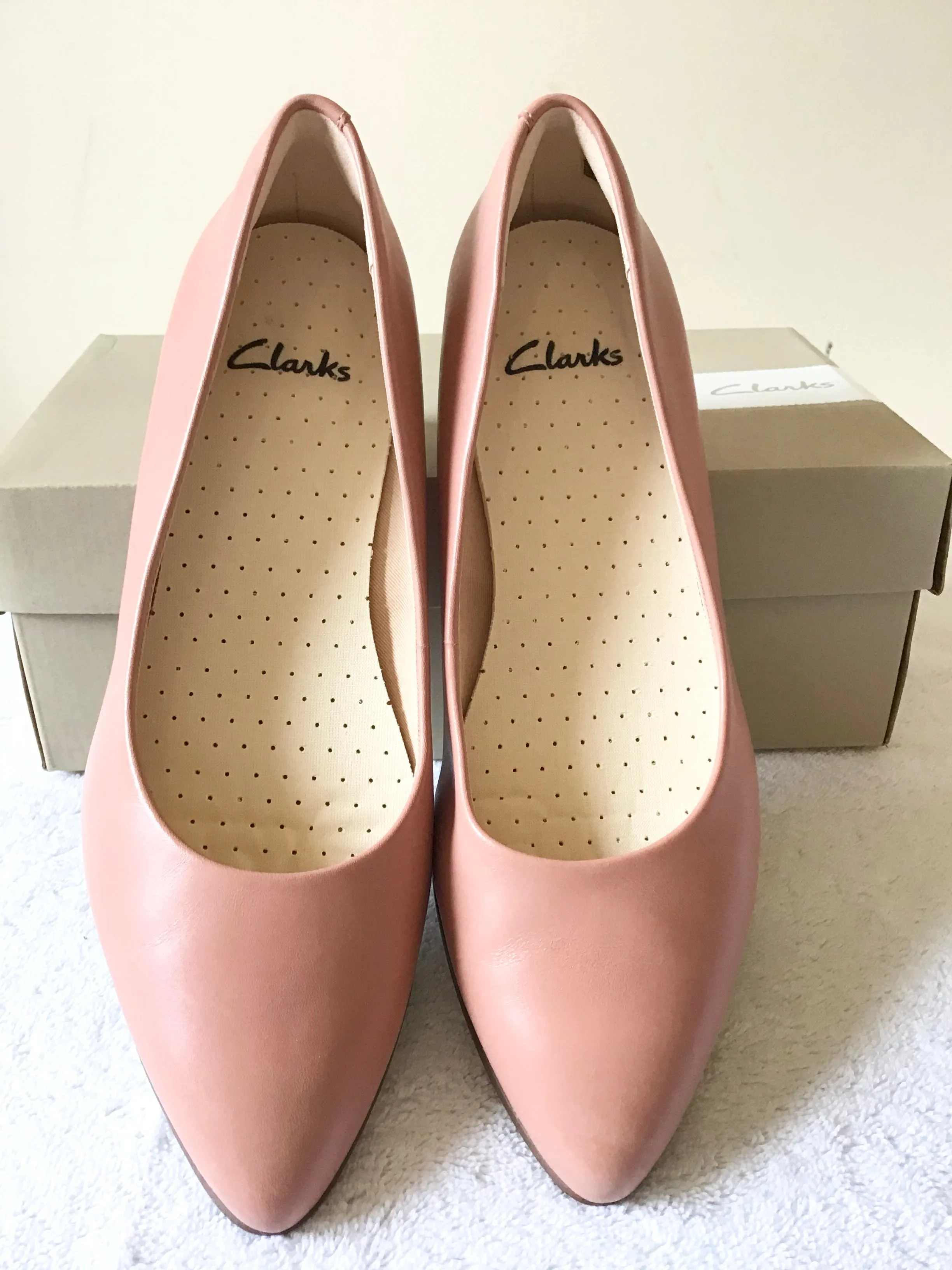 BRAND NEW CLARKS MENA BLOOM PINK LEATHER COURT SHOES SIZE 5/38