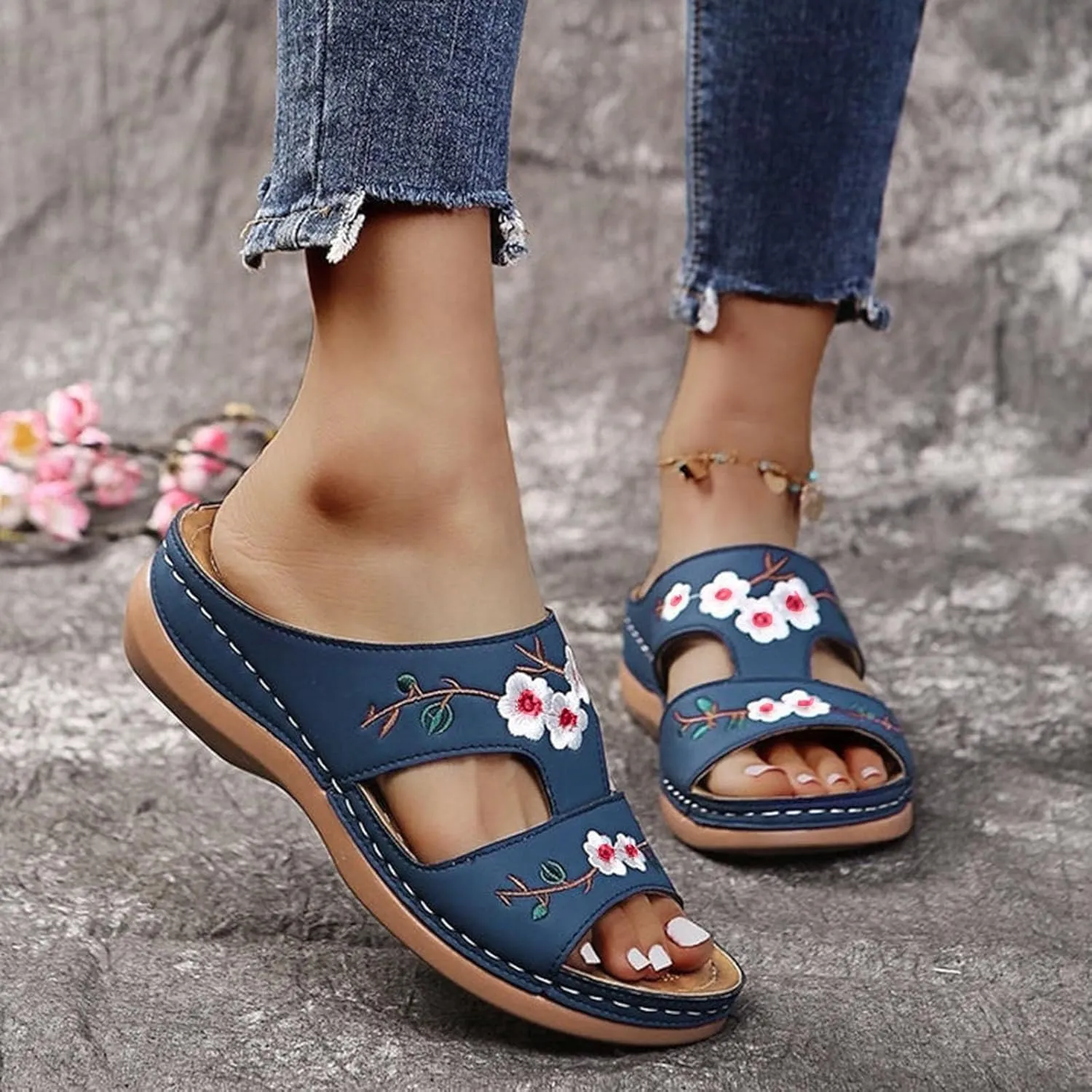 Breathable Summer Sandals for Women Arch Support Slip on Slides Sandals Soft Soled Non Slip Shoes