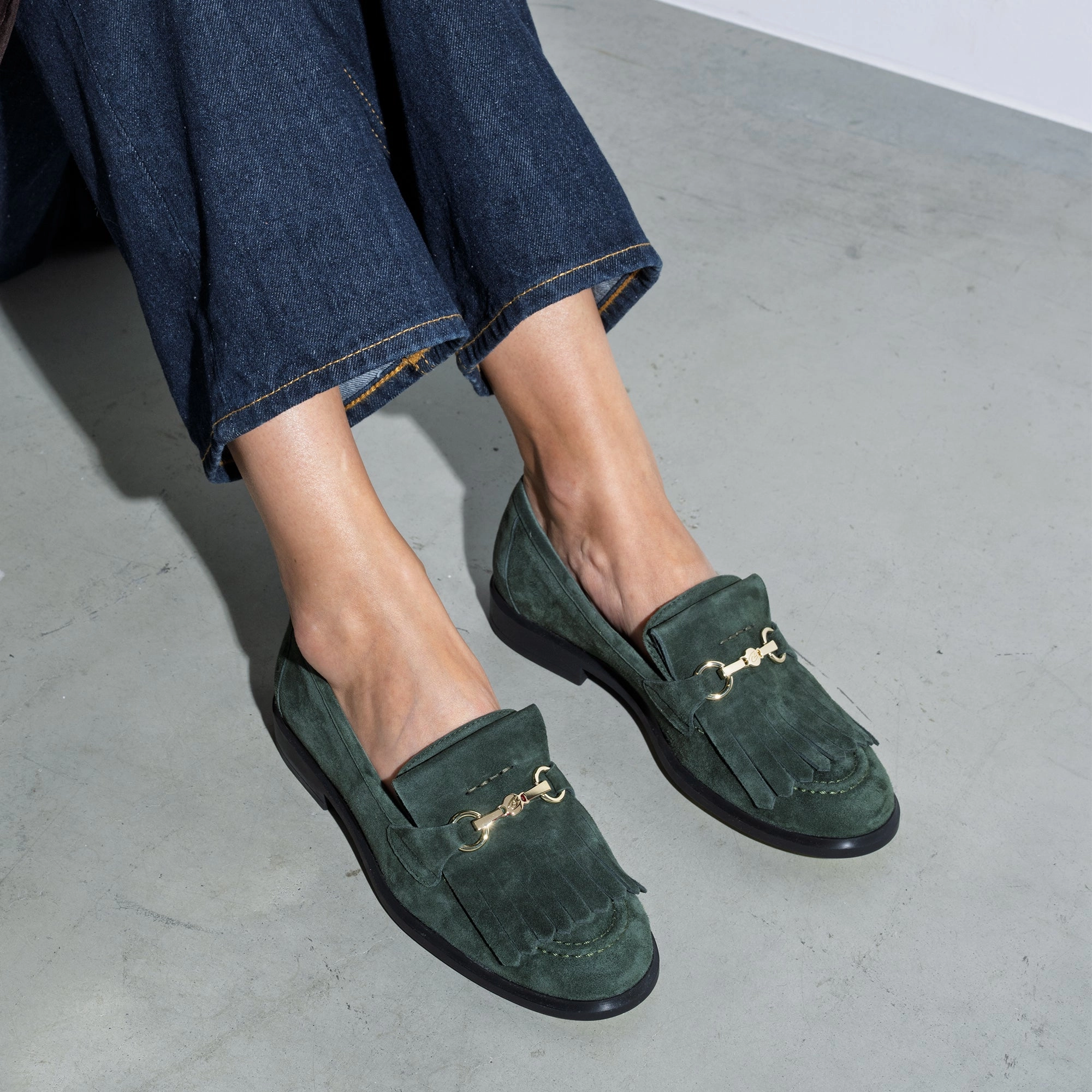 Trendy Walking Shoes Vend?me Lave dark green suede loafers