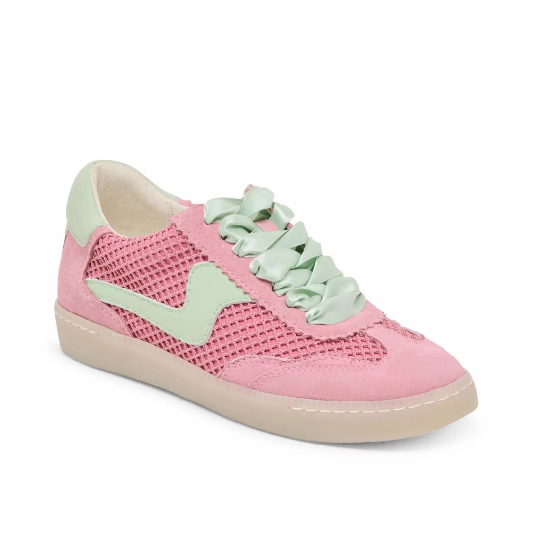 Ergonomic Lacing System Textured Outsole Pattern Notice Mesh in Rose