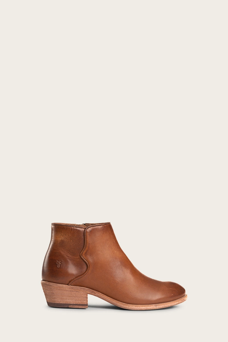 Comfortable interior Fashionable Design Carson Piping Bootie