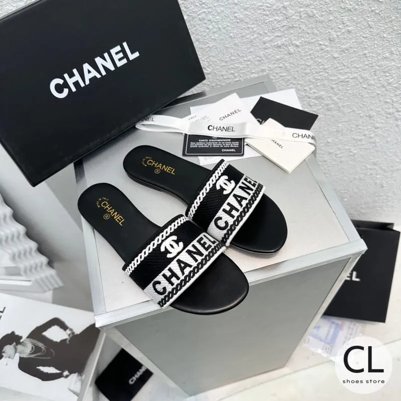CHANEL FLAT SLIPPERS - BLACK