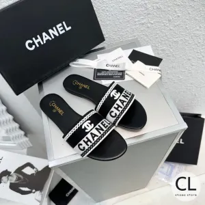 CHANEL FLAT SLIPPERS - BLACK