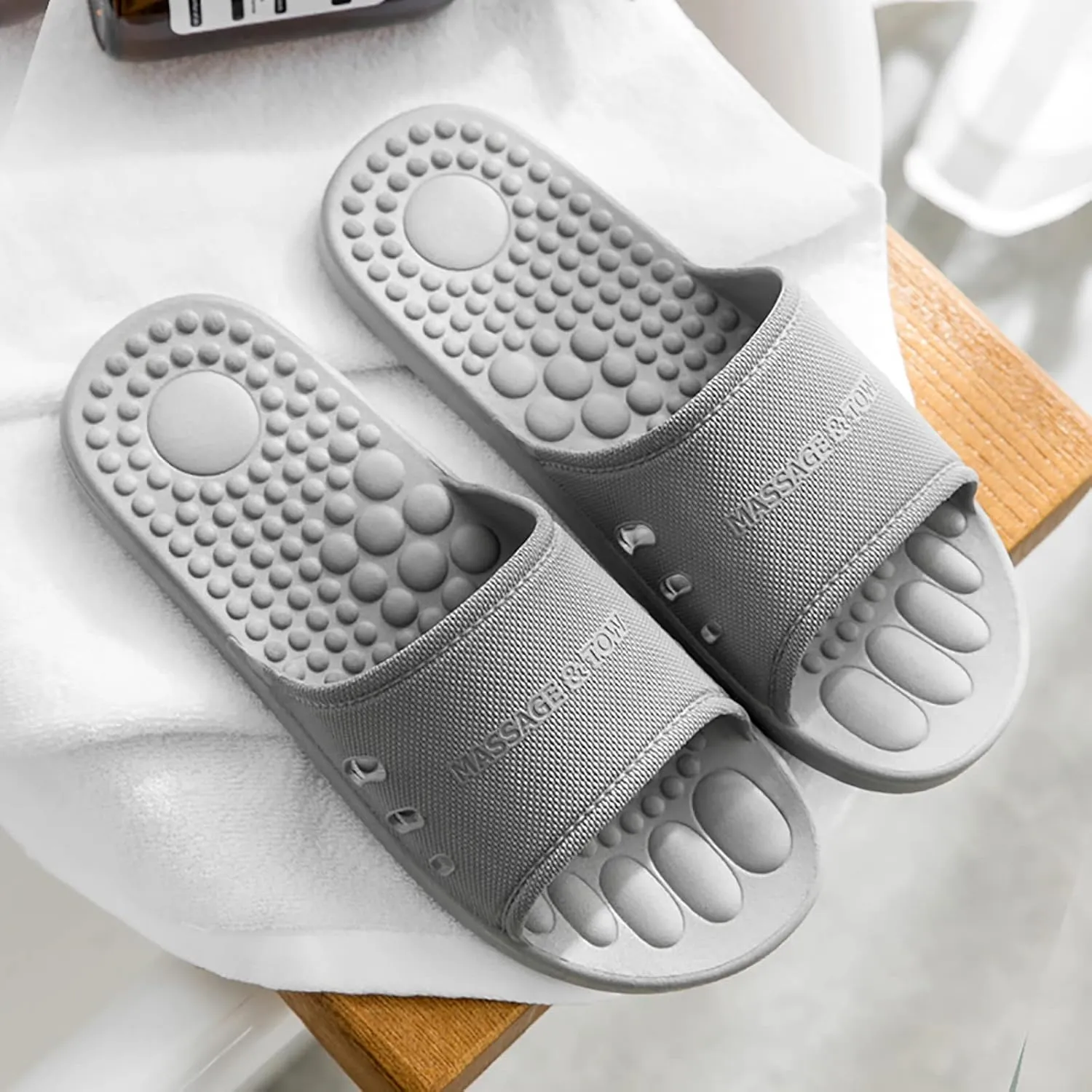 Cloud Slippers for Men Slides for Women Bathroom Slippers Men Womens Slides Public Gym Indoor Outdoor