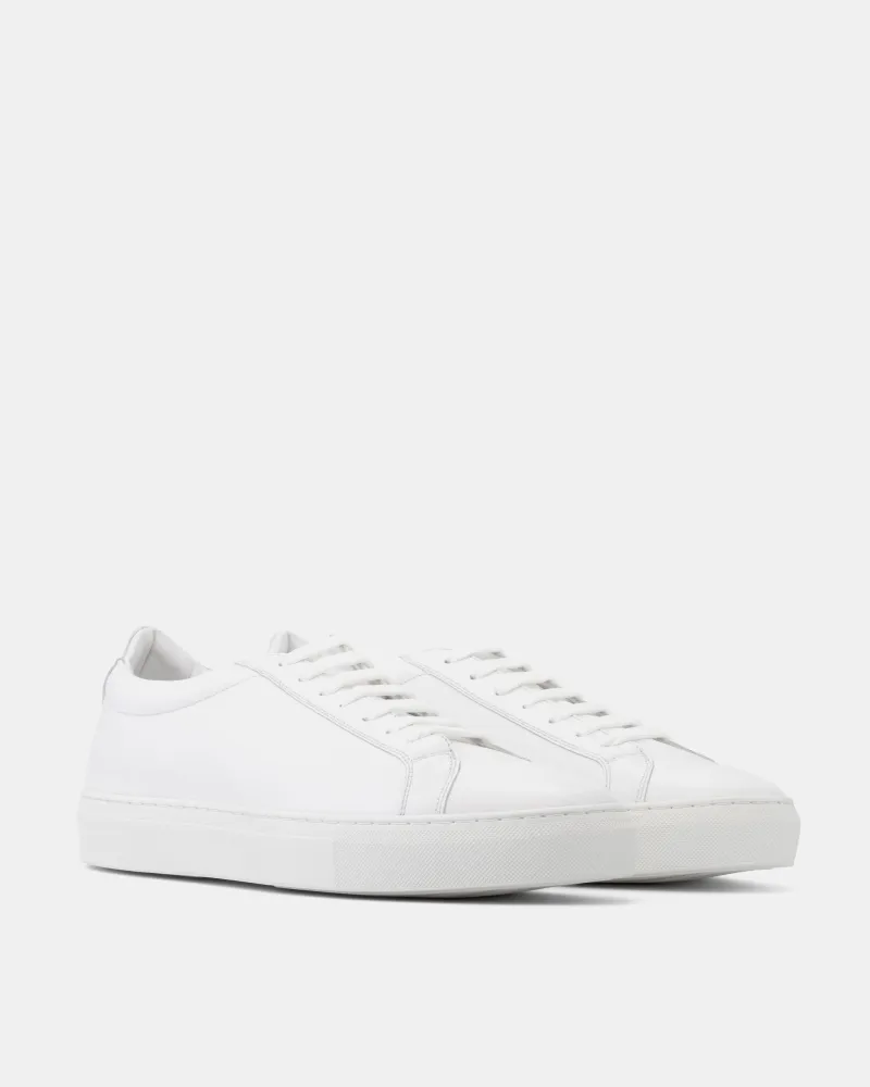Reflective accents Active Run White Low Kick Dress Sneaker