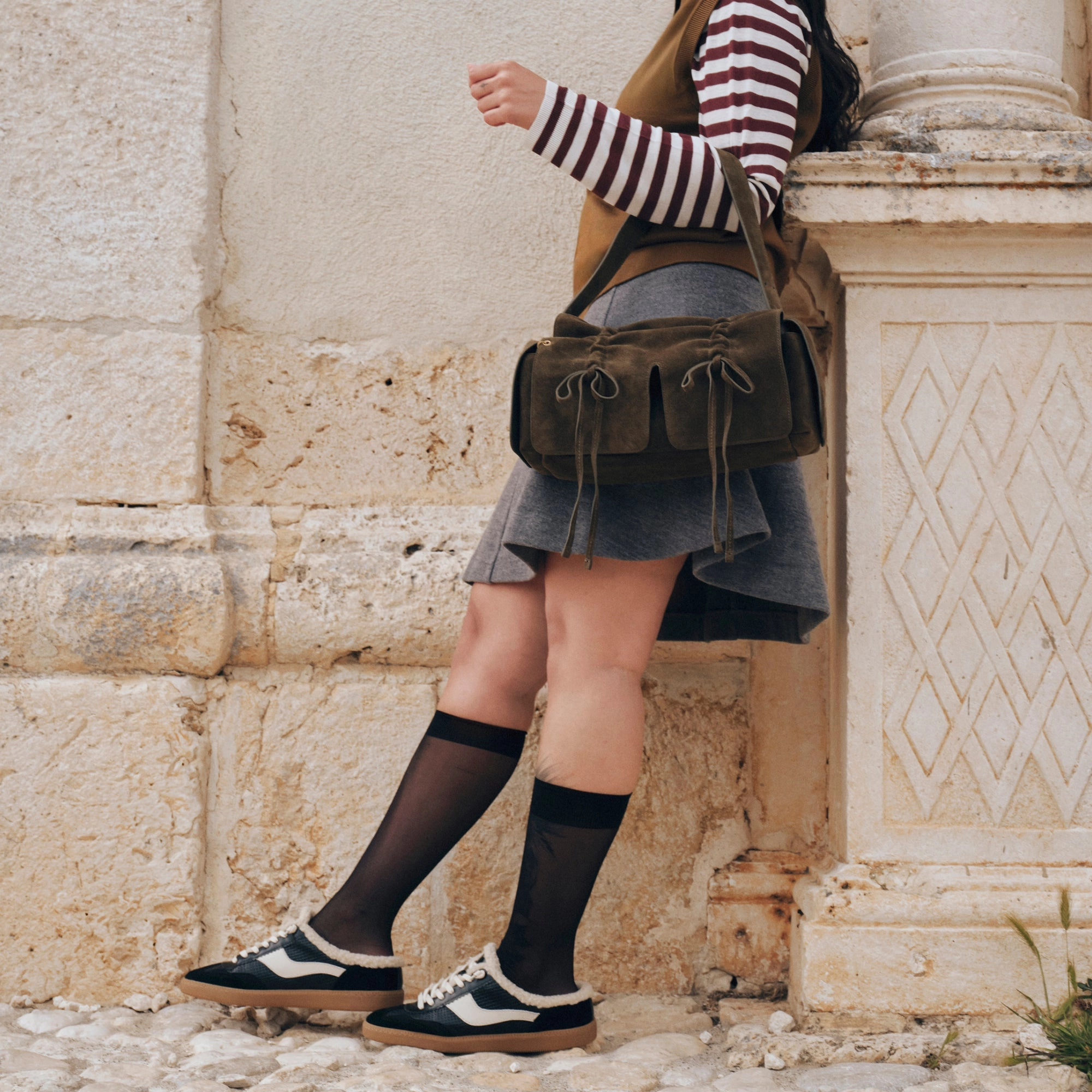 NOTICE SLIDE PLUSH SNEAKERS BLACK WOVEN LEATHER Regular Fit Temperature Control Lining