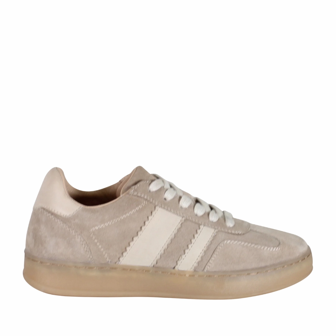 Jon Qwill in Tan Soft Motion Urban Jungle