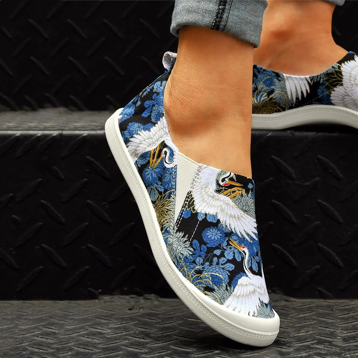 Embroidered Canvas Shoes for Women, Women's Fashion Canvas Slip On Sneakers Low Tops Slip On Casual Shoes for Walking