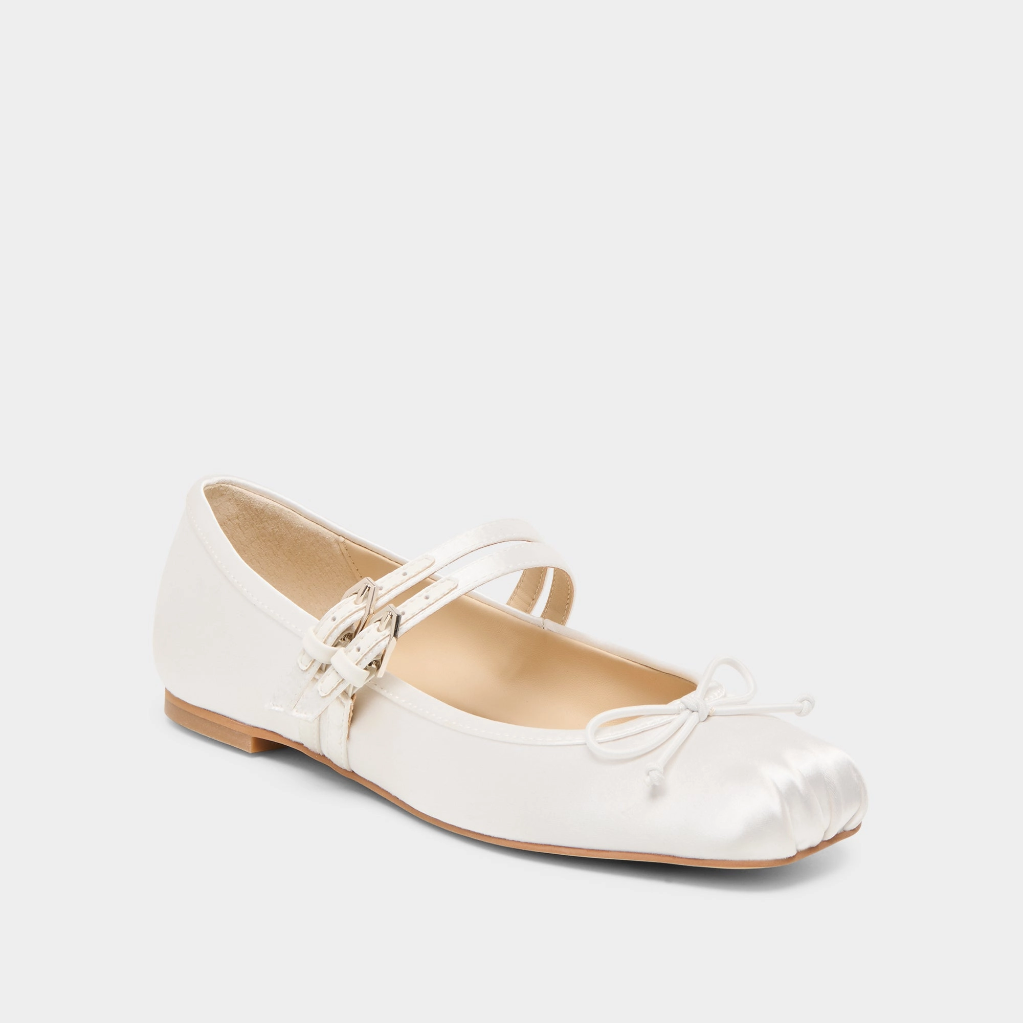 Outfit Walk GIBSEN BALLET FLATS TRUE WHITE SATIN