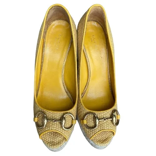 GUCCI Mustard Raffia Charlotte Horsebit Peep Toe Wedge Pumps, Size 38.5