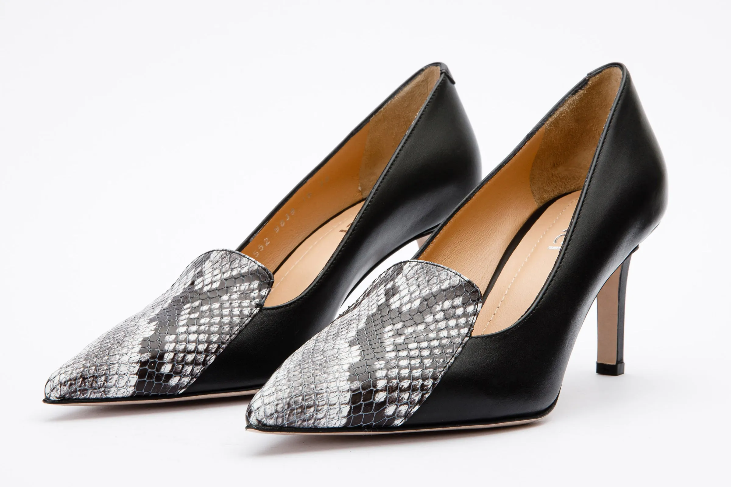 The Dilan Black Leather Pump Women Shoe Timeless Charm Music Show