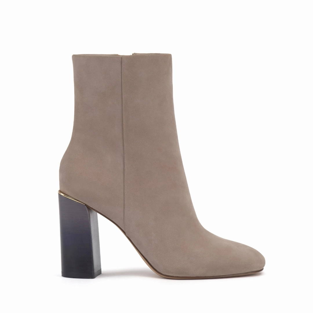 Jordyn in Dovetail Quick Drying Stylish Explorer Anti   Blister