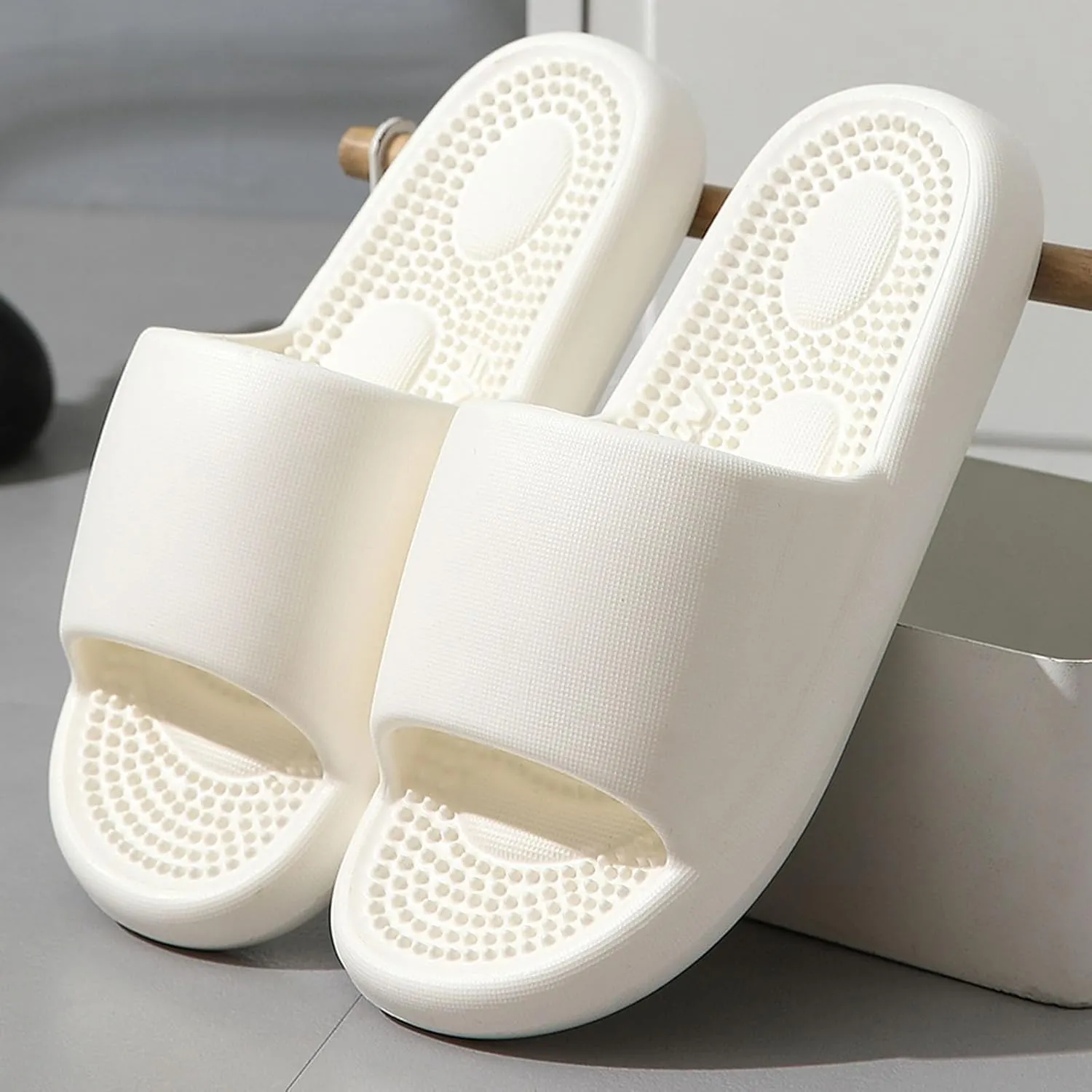 Indoor Slippers Comfortable Quick Drying Shower Slippers Shower Sandals House Shoes with Low Arch Support