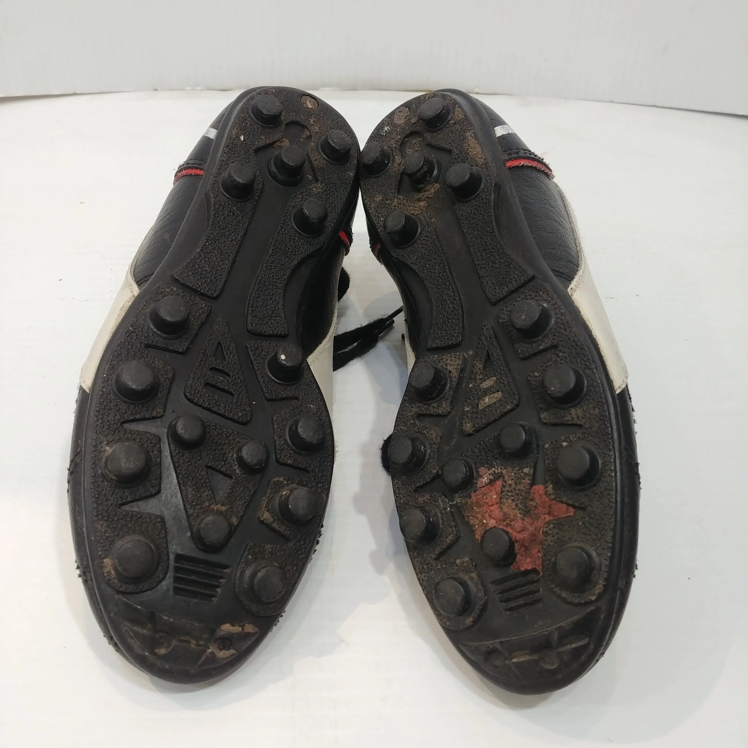 Italia Jr. Soccer Cleats - Youth 3 - Pre-owned (Z10509 - B20)