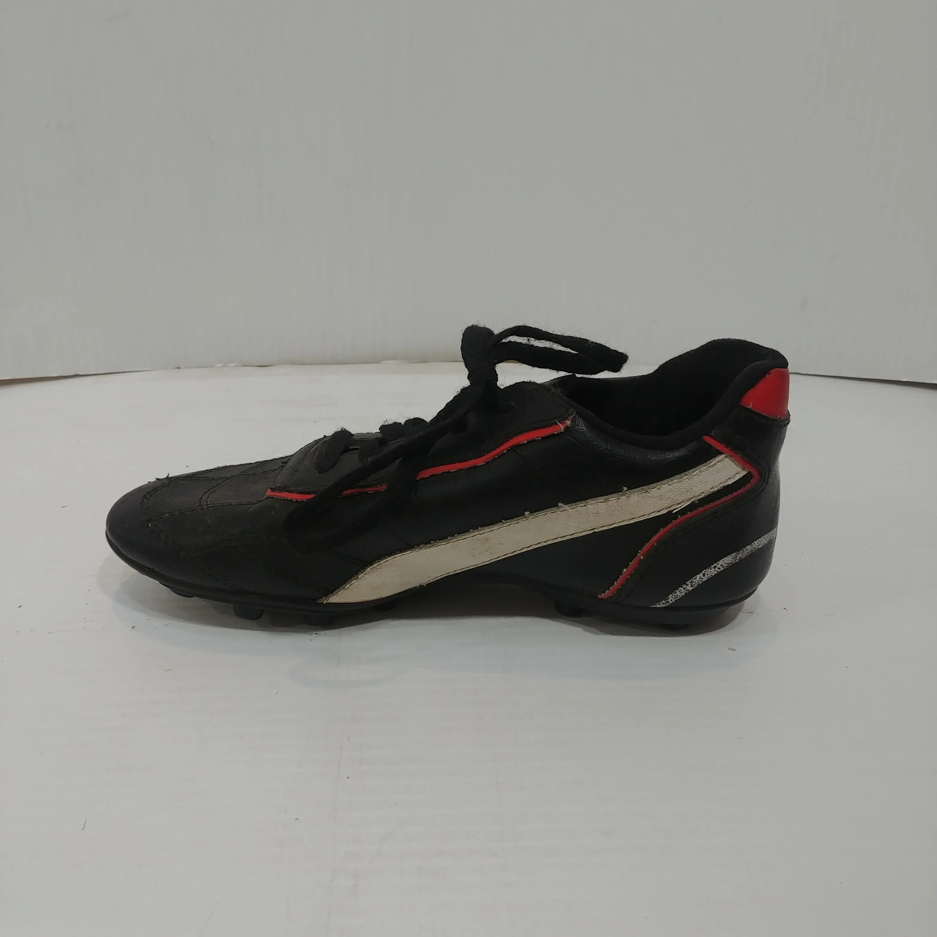Italia Jr. Soccer Cleats - Youth 3 - Pre-owned (Z10509 - B20)