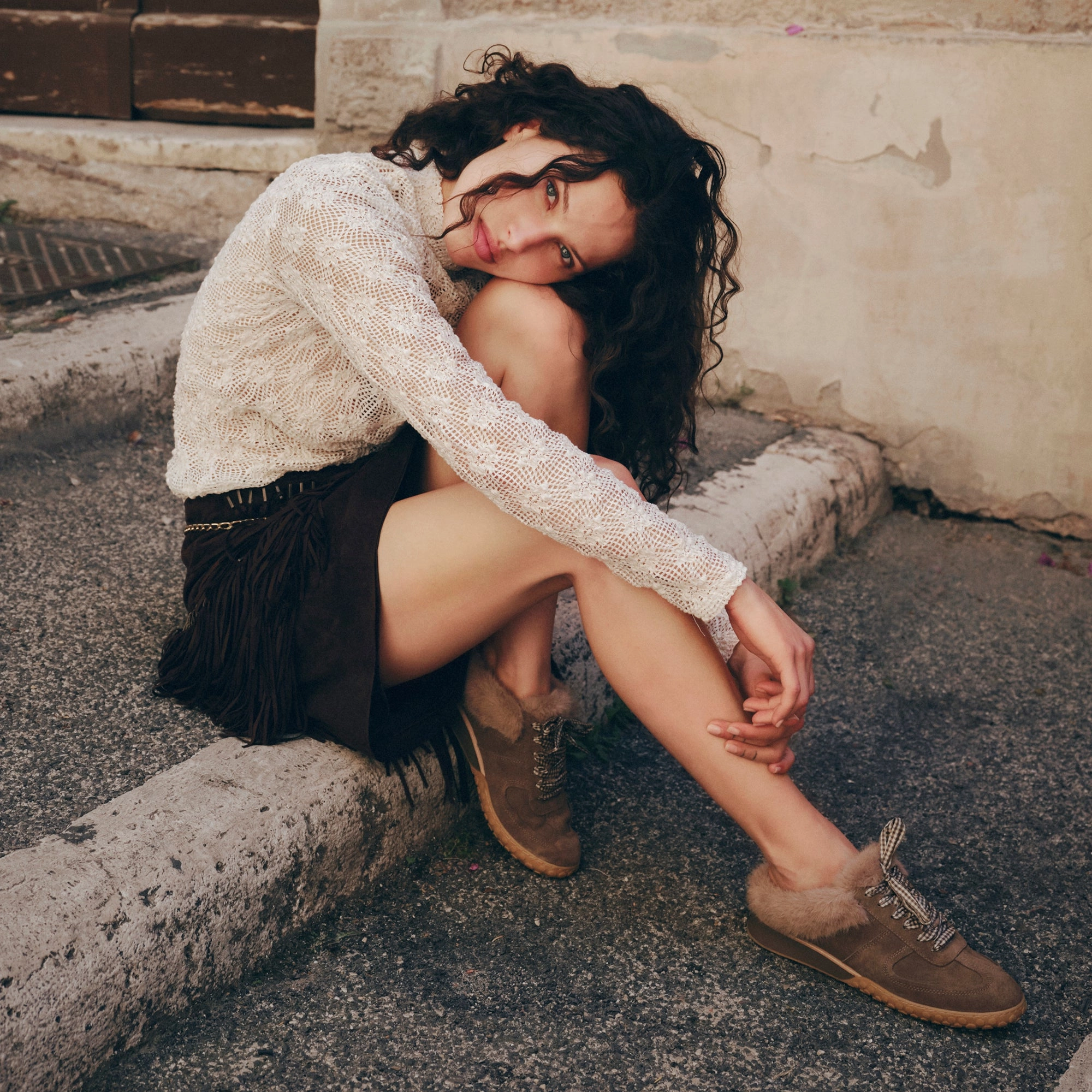 IZZEY PLUSH SNEAKERS OLIVE SUEDE Soft Traction