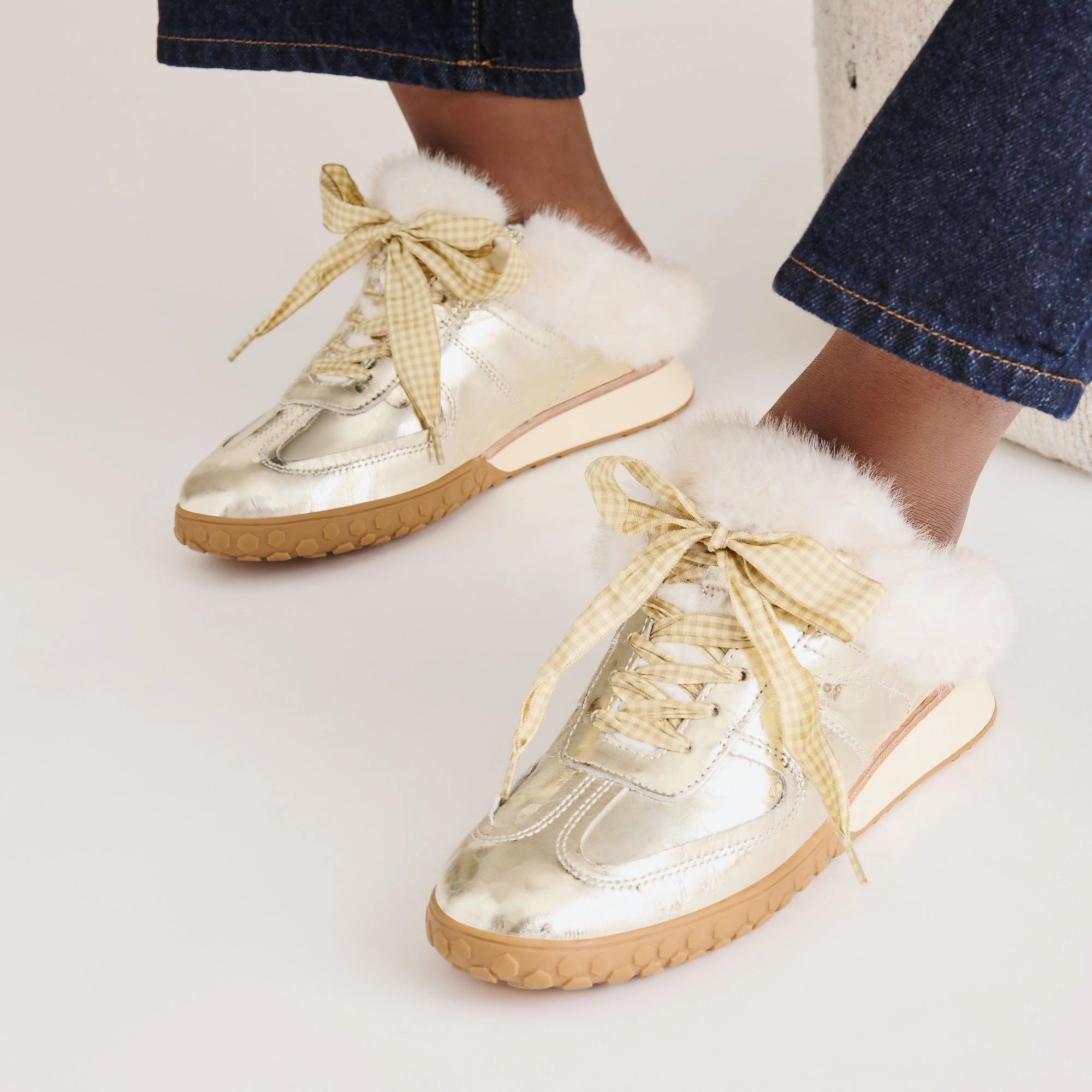 IZZEY PLUSH SNEAKERS PLATINUM LEATHER most indoor