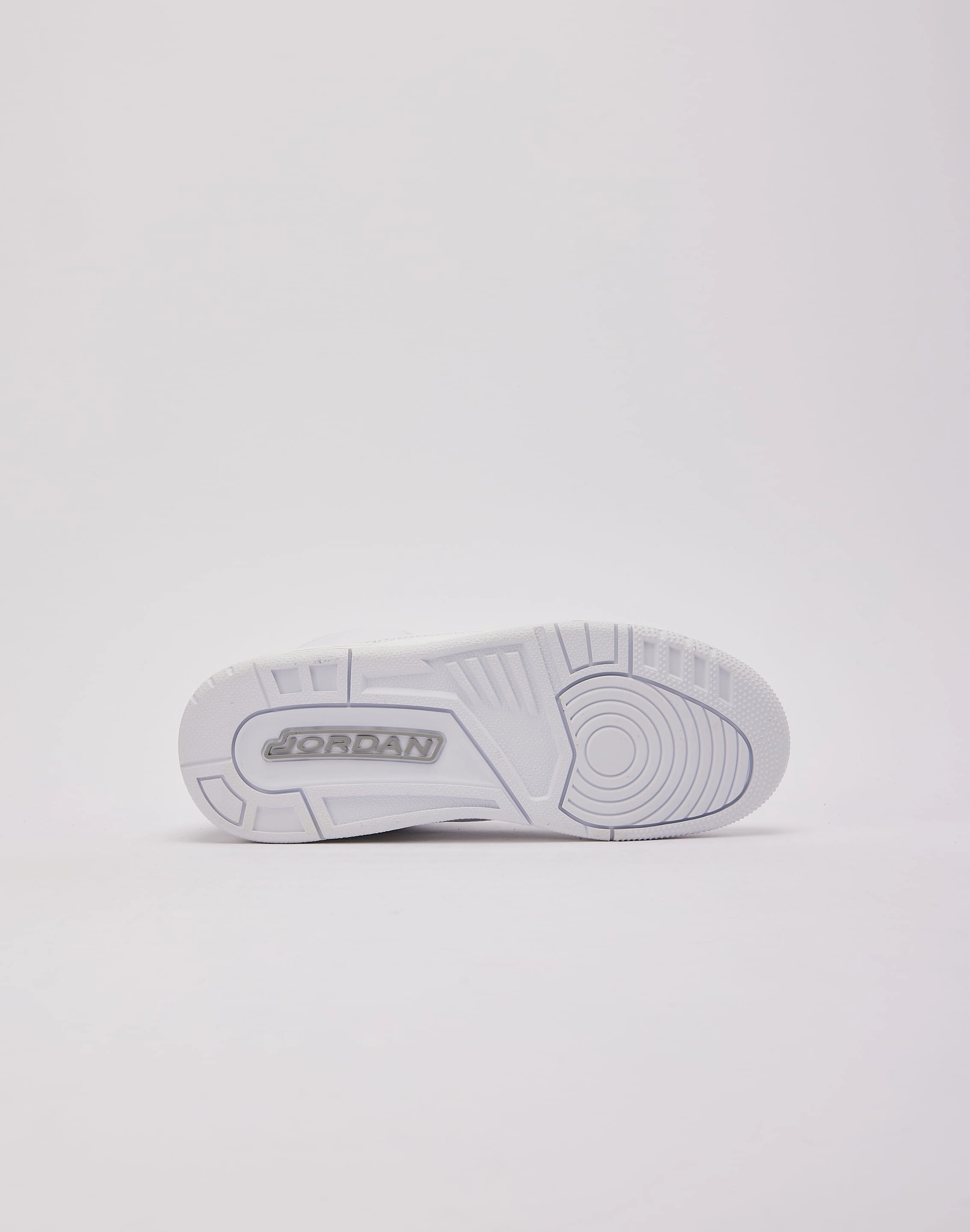 Structured silhouette Jordan Air Jordan 3 Retro 'Pure Money' Grade-School