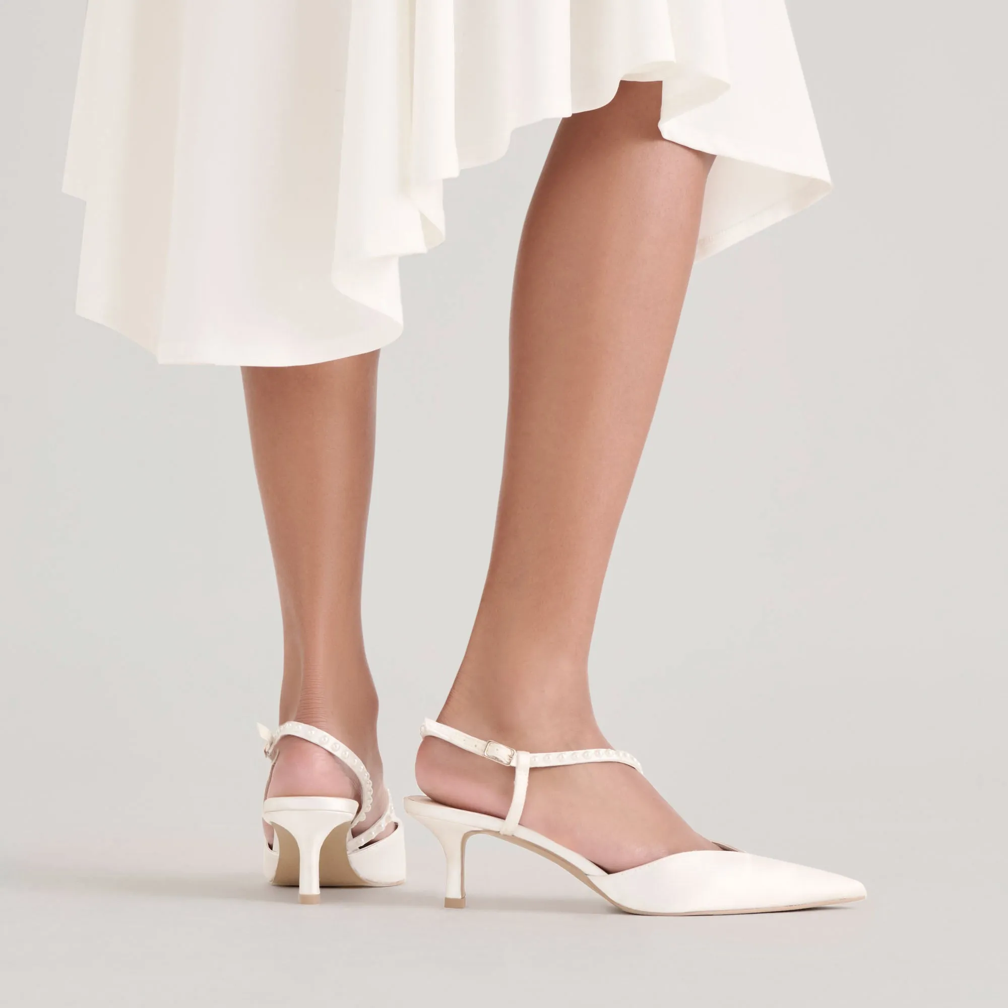 KAMRA PEARL MID HEELS TRUE WHITE SATIN Glamorous Heels