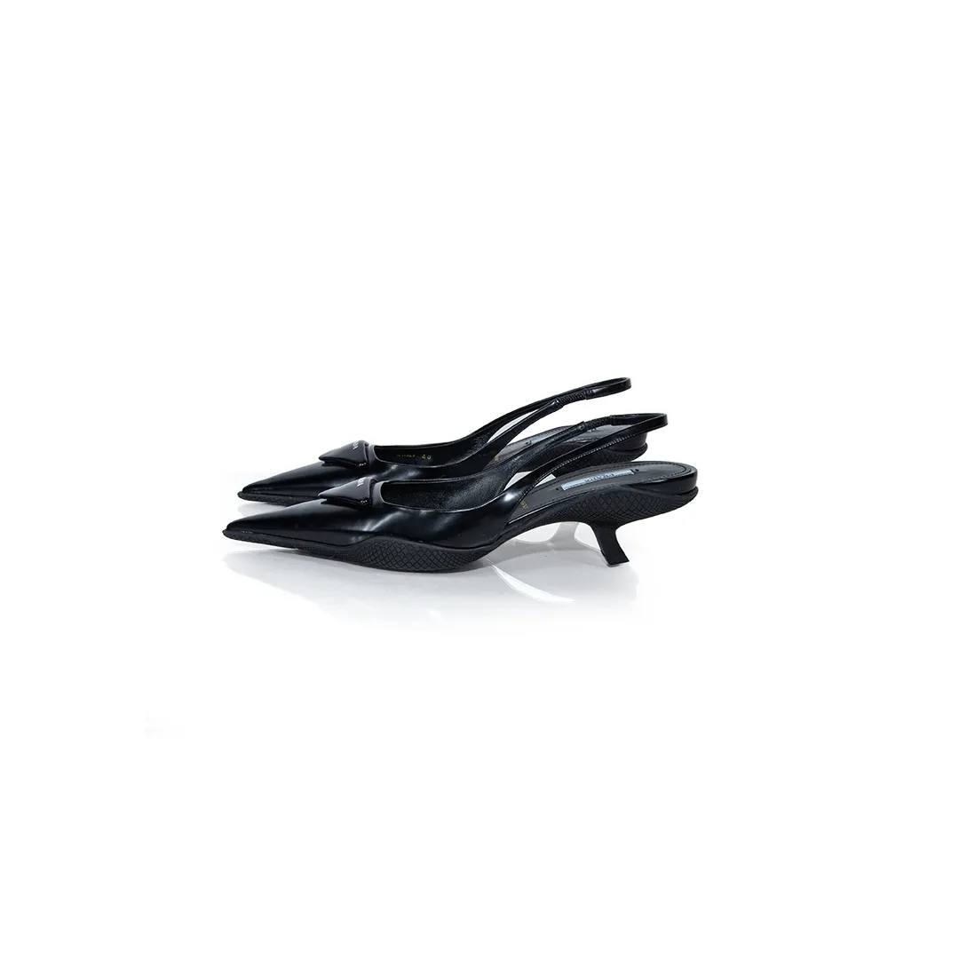 KITTEN HEELS