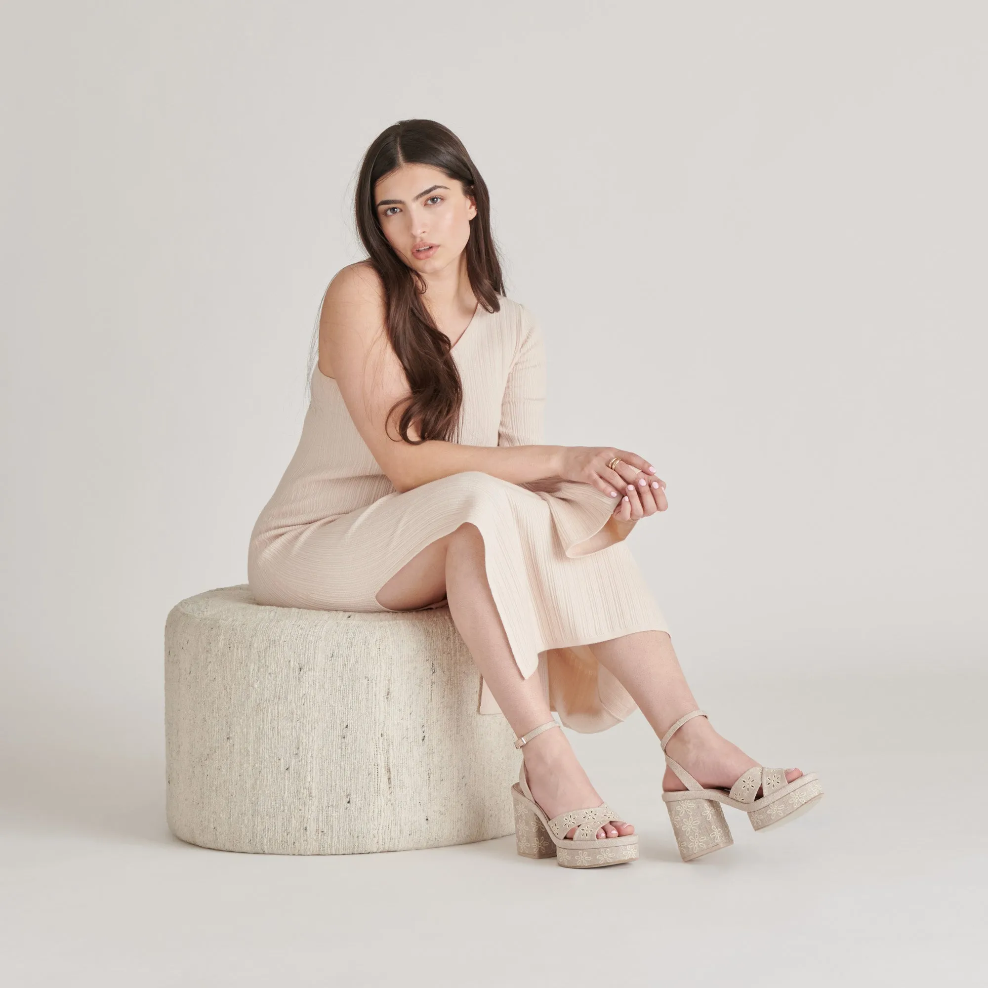 LAISHA HEELS ALMOND FLORAL EYELET Retro Style