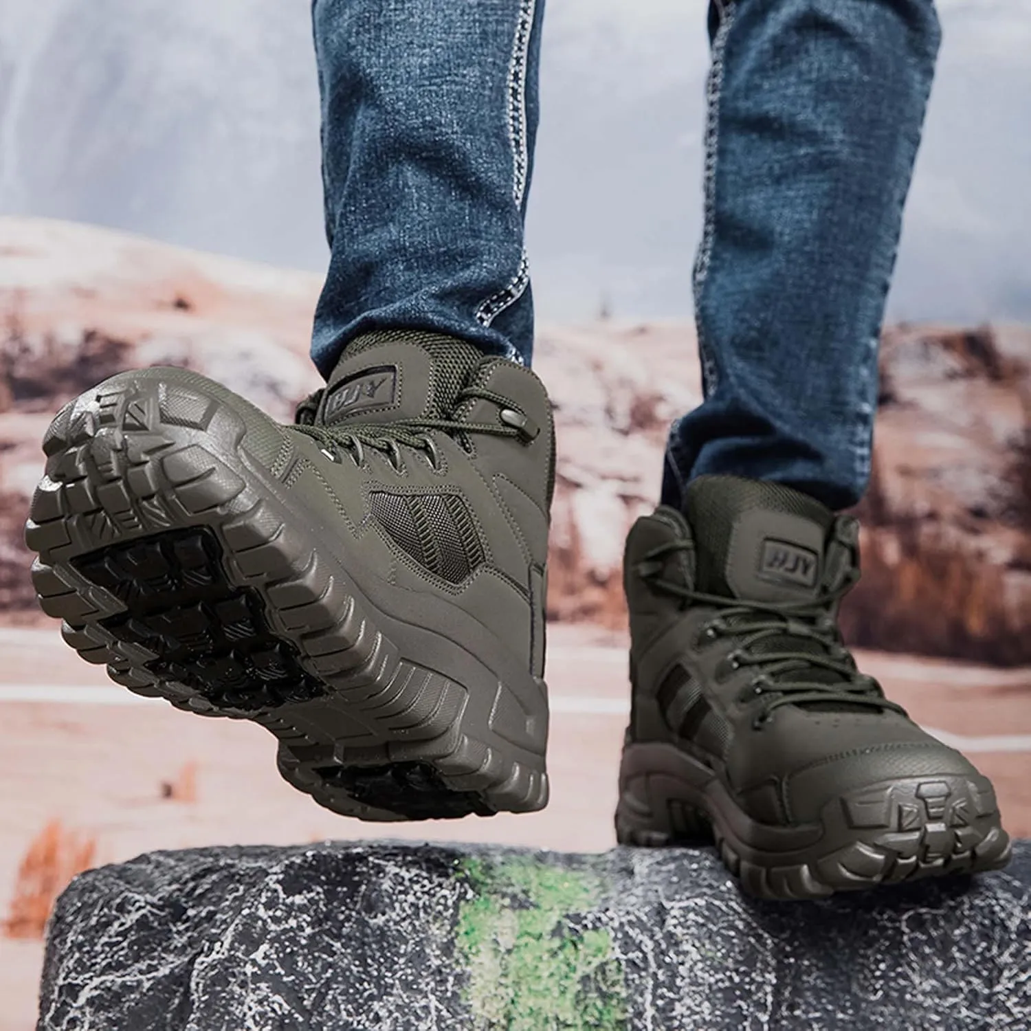 Large outdoor field training, battlefield training, hiking boots, motorcycle boots