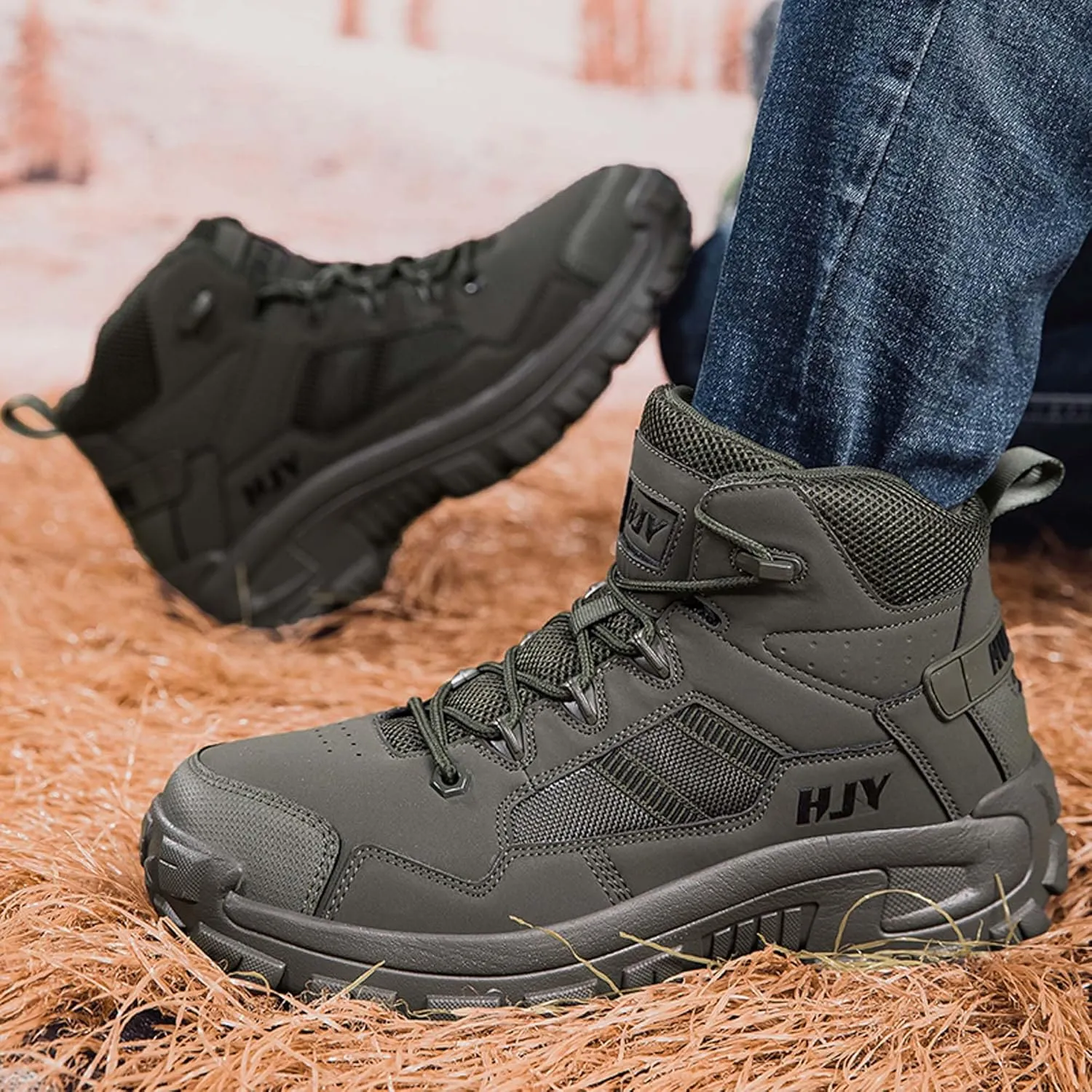 Large outdoor field training, battlefield training, hiking boots, motorcycle boots