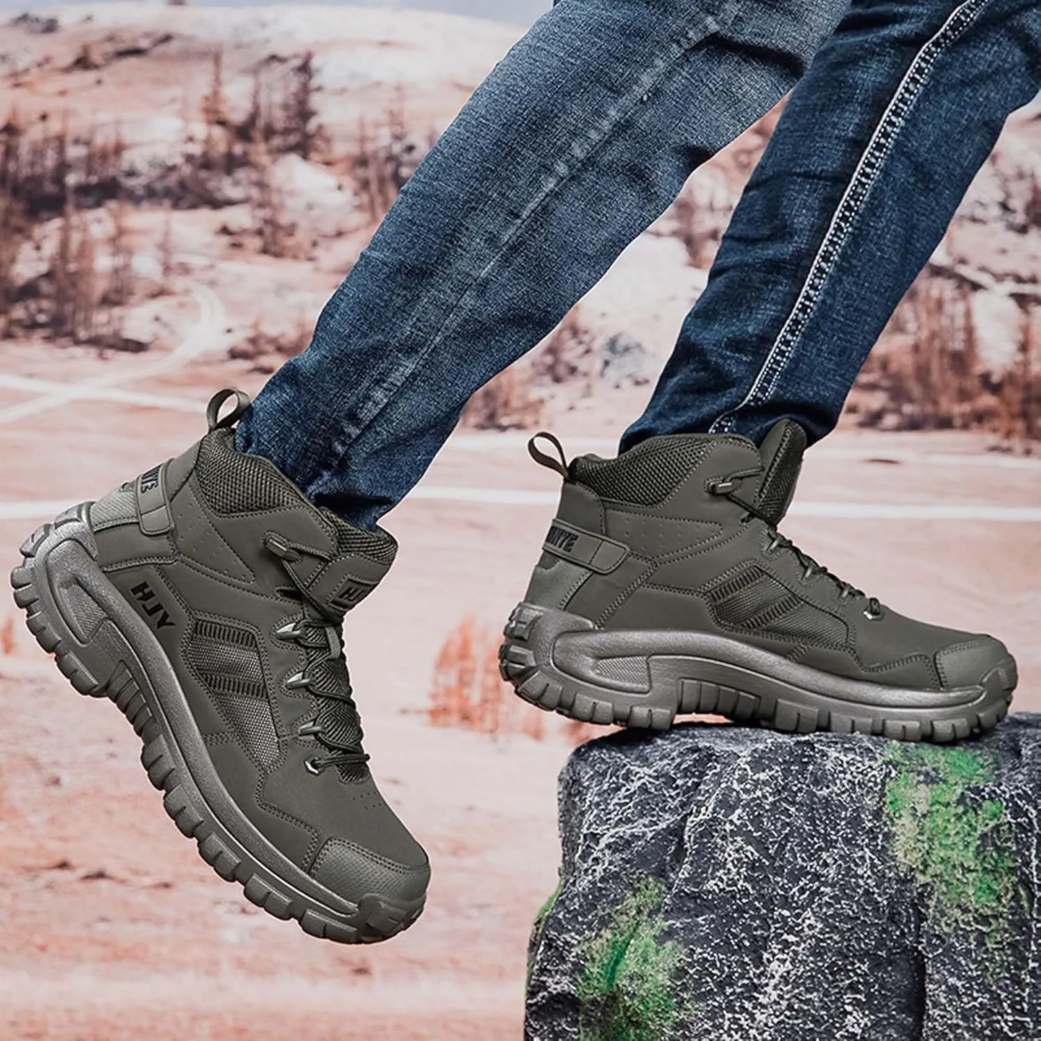 Large outdoor field training, battlefield training, hiking boots, motorcycle boots