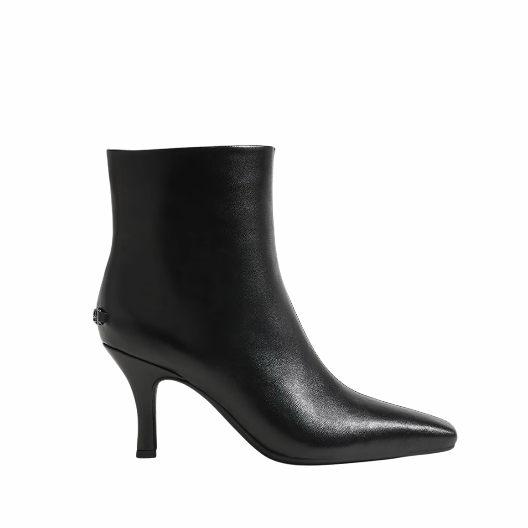 Sleek Fit reinforced sole Laura in Black