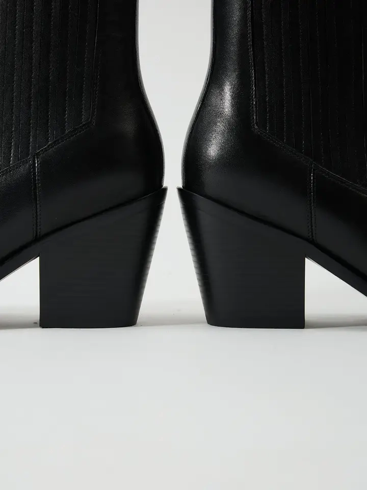 Tessa Boots performance - level