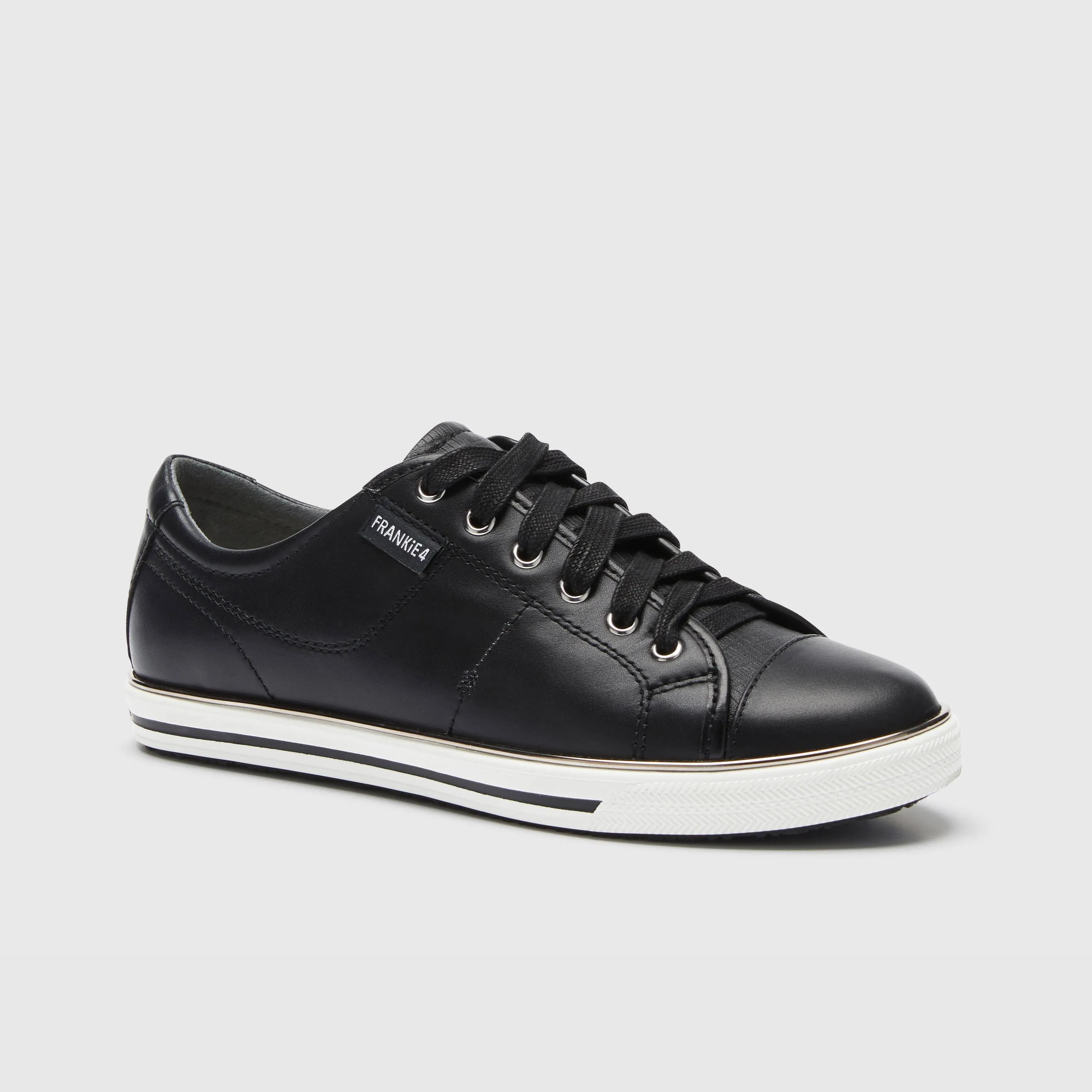 Nat II Black/White