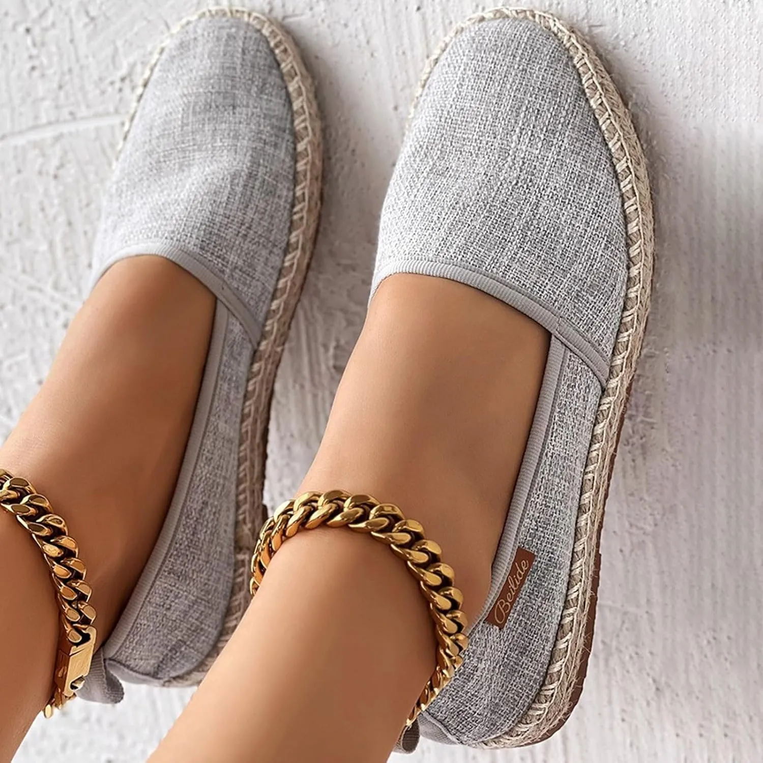 New Round Toe Casual and Comfortable Flat Soled Large Size Slip On Women's Flat Soled Casual Shoes Top Sneaker