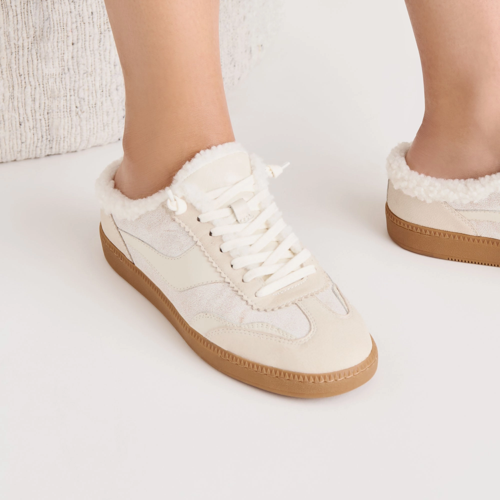 NOTICE SLIDE PLUSH SNEAKERS OFF WHITE CRACKLED LEATHER thick - soled