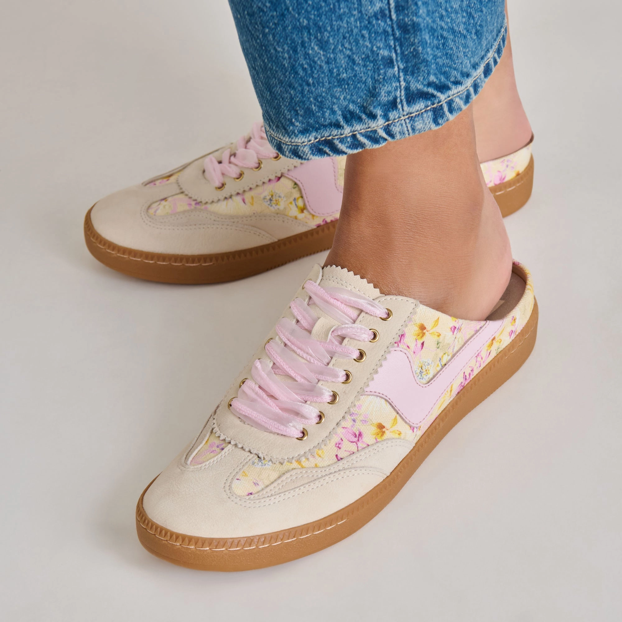 Advantageous NOTICE SLIDE SNEAKERS PURPLE FLORAL LEATHER