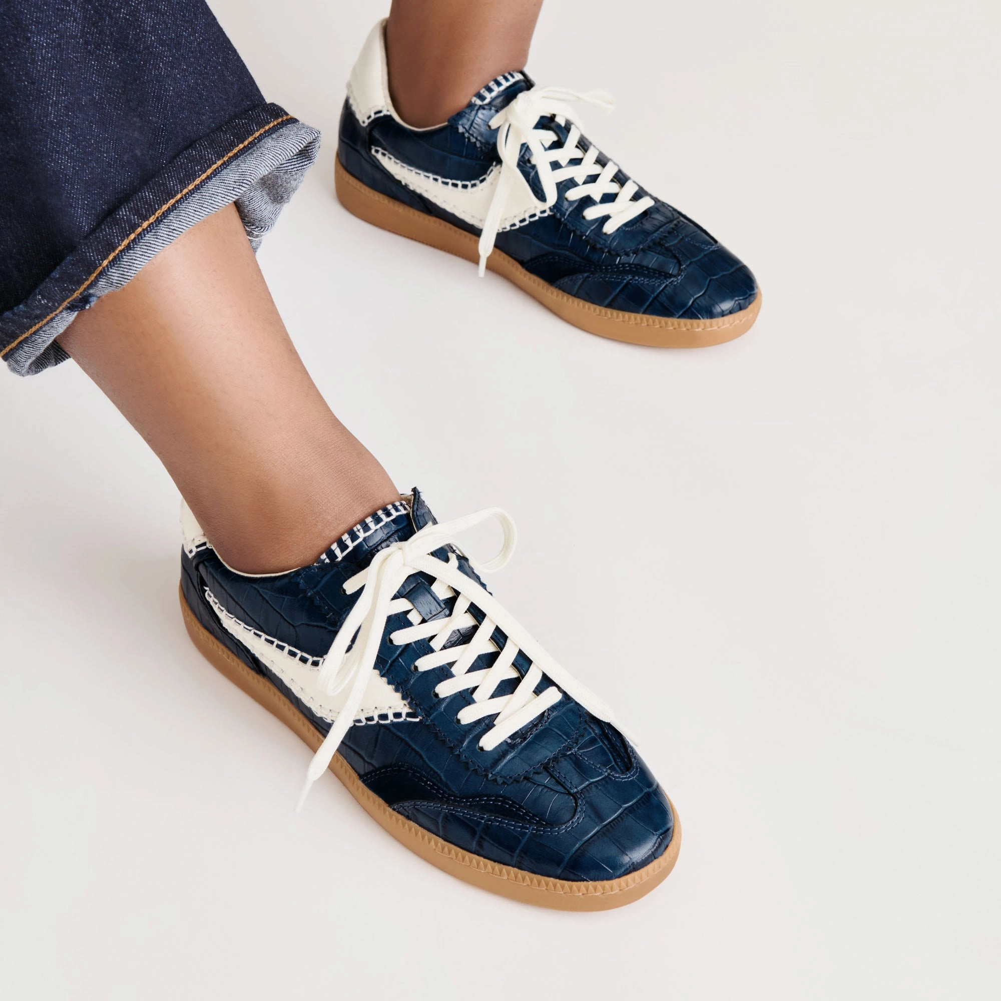 Quick Drying Technology NOTICE STITCH SNEAKERS INK CROCO EMBOSSED LEATHER