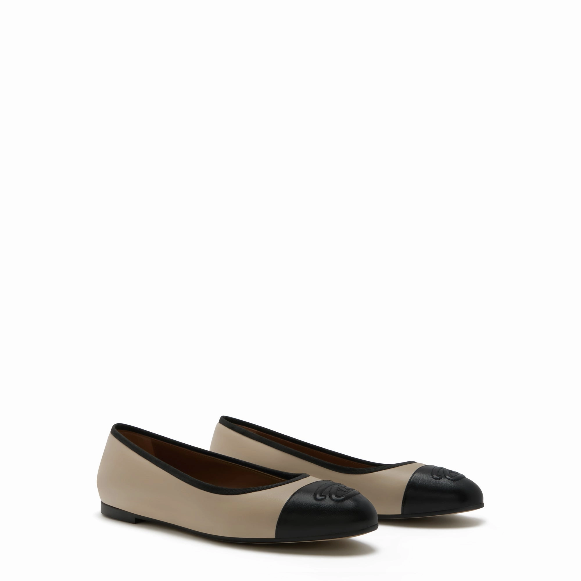 school - related benefits All-weather look Vendo?me Ynes taupe calfskin leather ballerinas