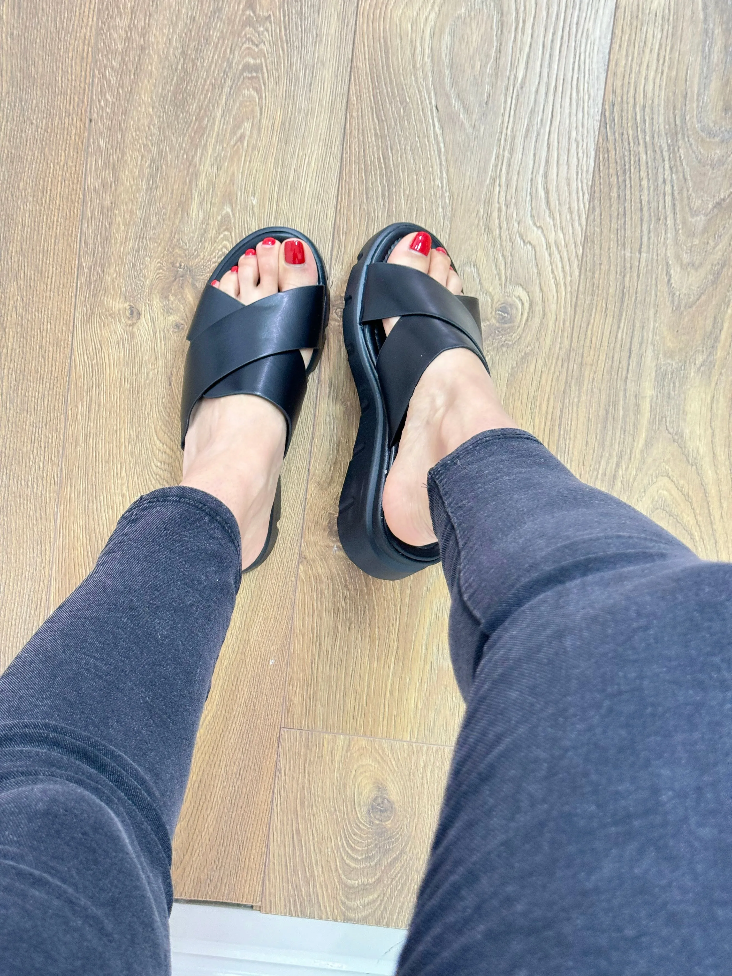 Pandora Cross Over Strap Mule