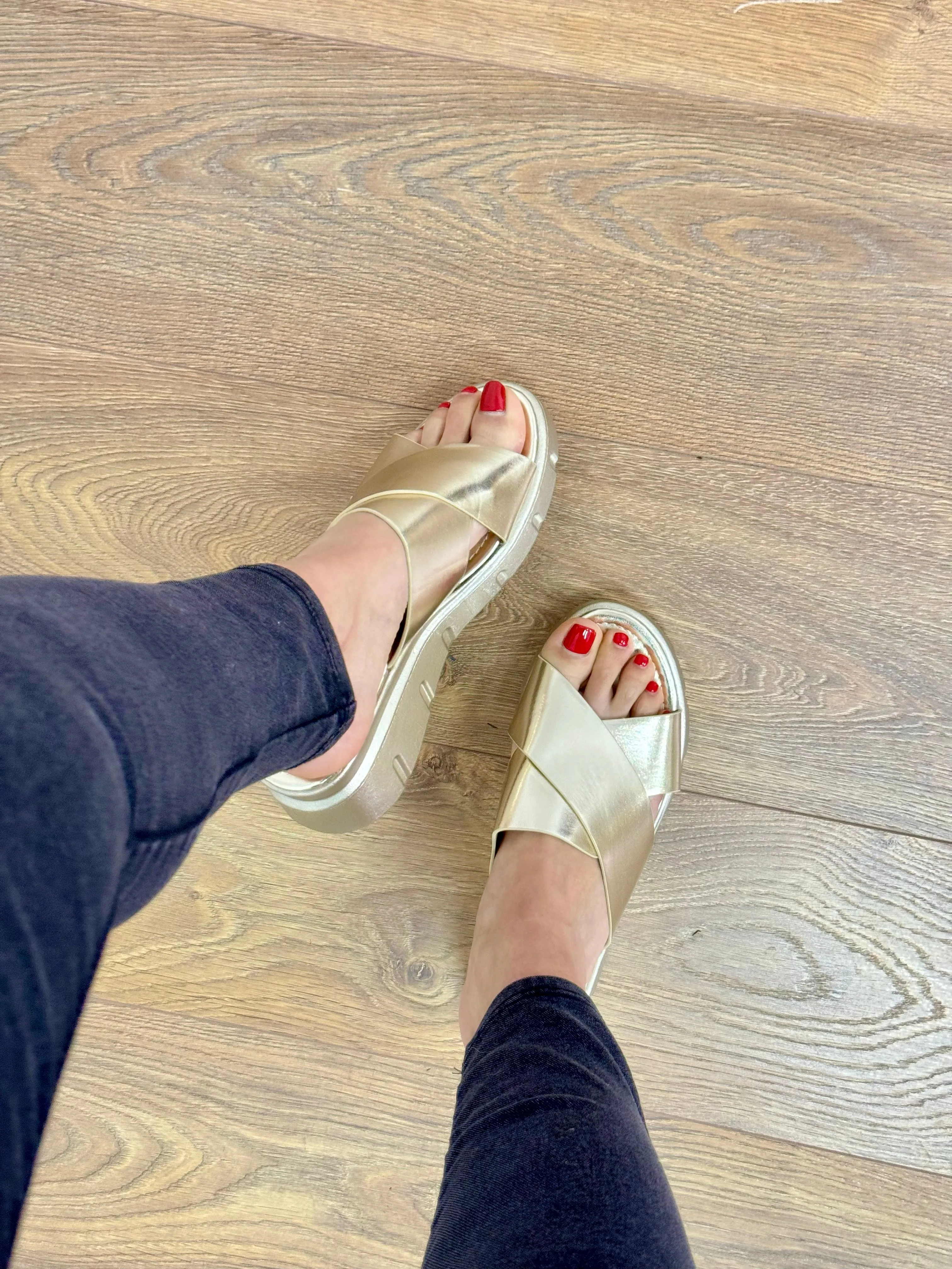 Pandora Cross Over Strap Mule