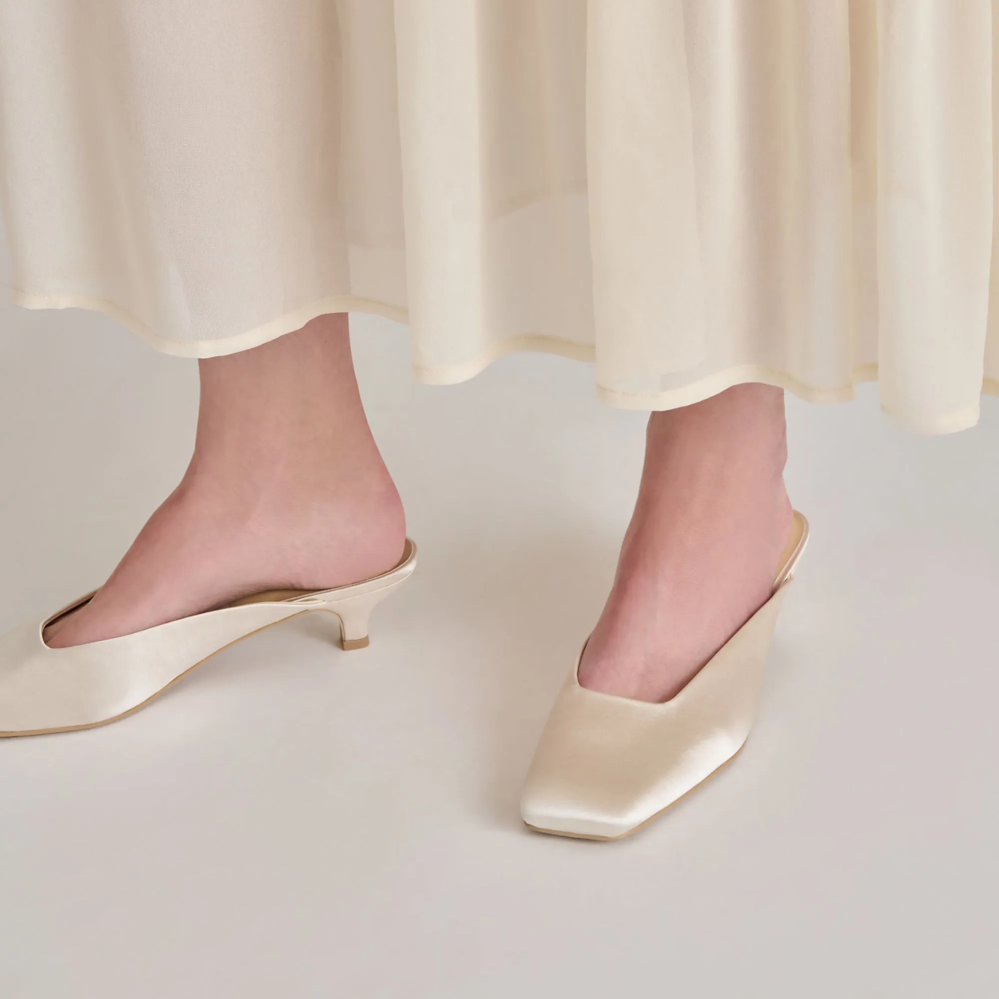 UMARA HEELS IVORY SATIN Rooftop Glam