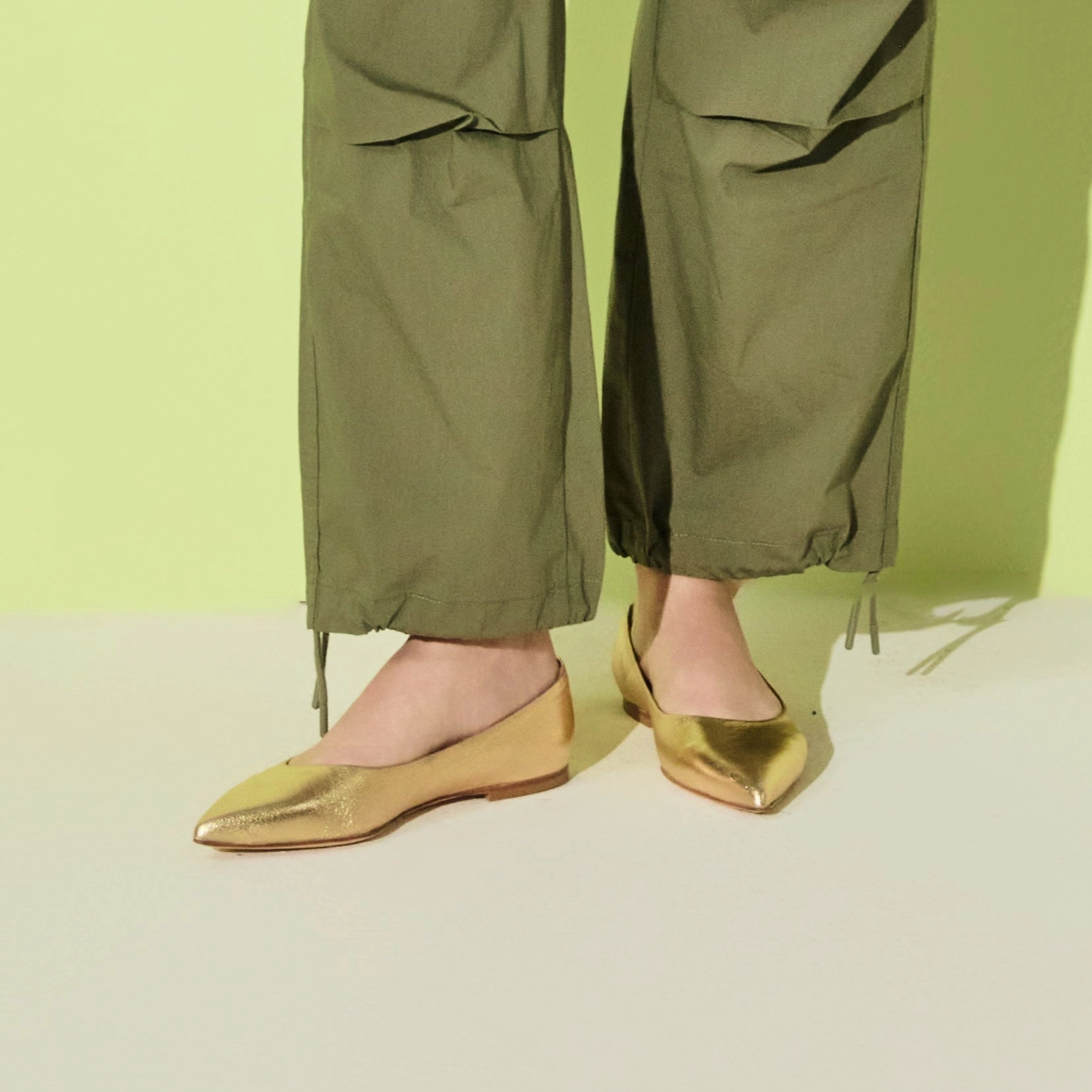 Gabrisa Italian Leather Pointed Toe Flat Deck Walk Airport Style