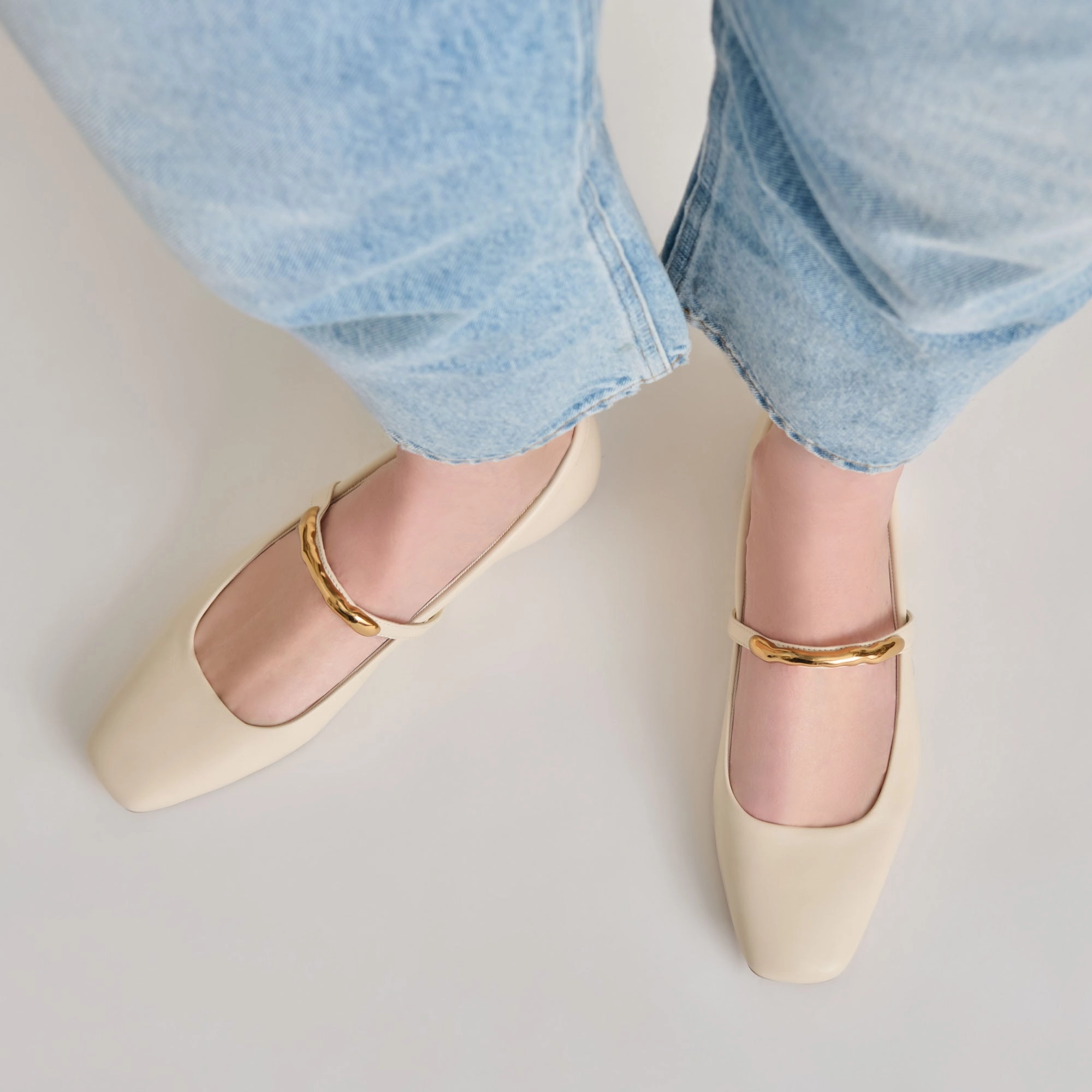 RADYA BALLET FLATS CREME LEATHER Fit Mood Photo Day