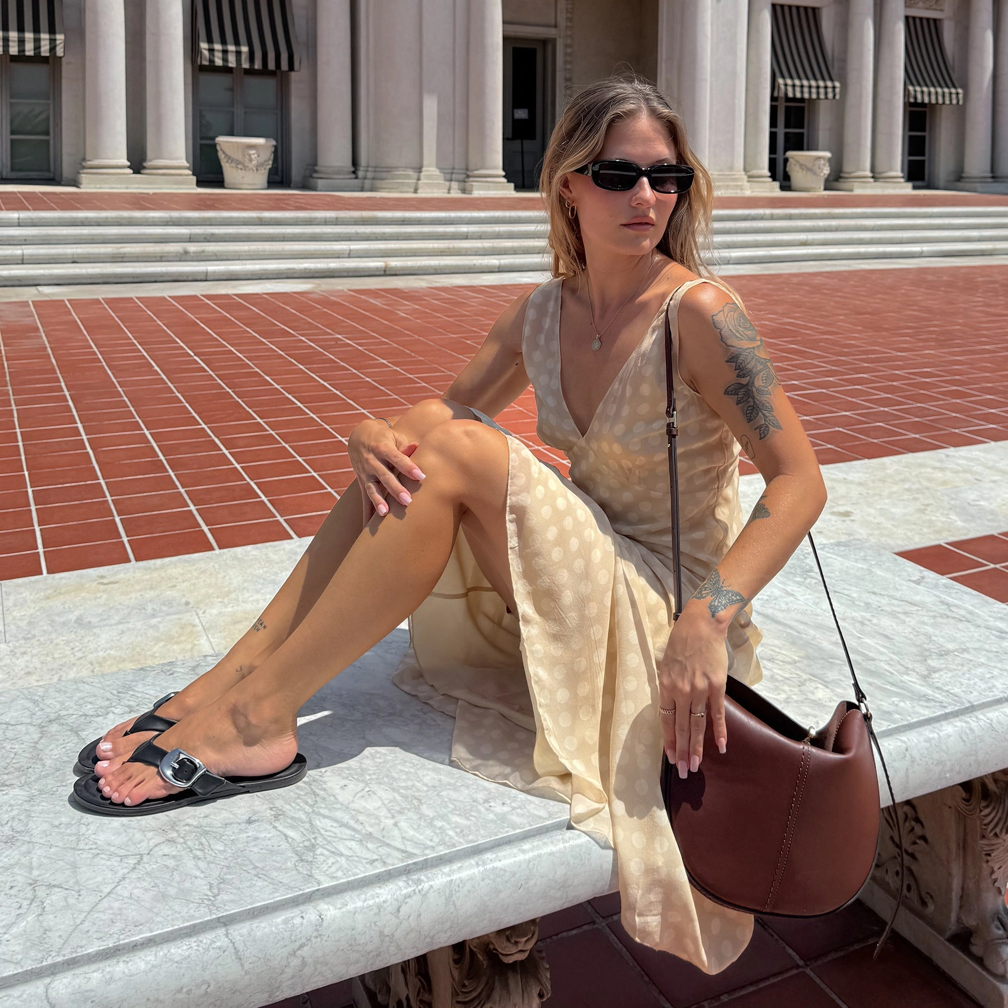 ROSSA SANDALS BLACK LEATHER Effortless Style