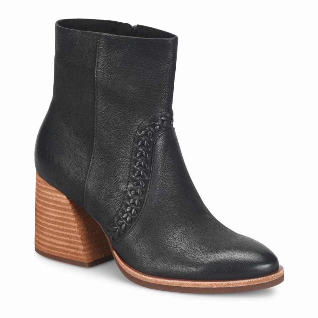 Shilo in Black lace up closure