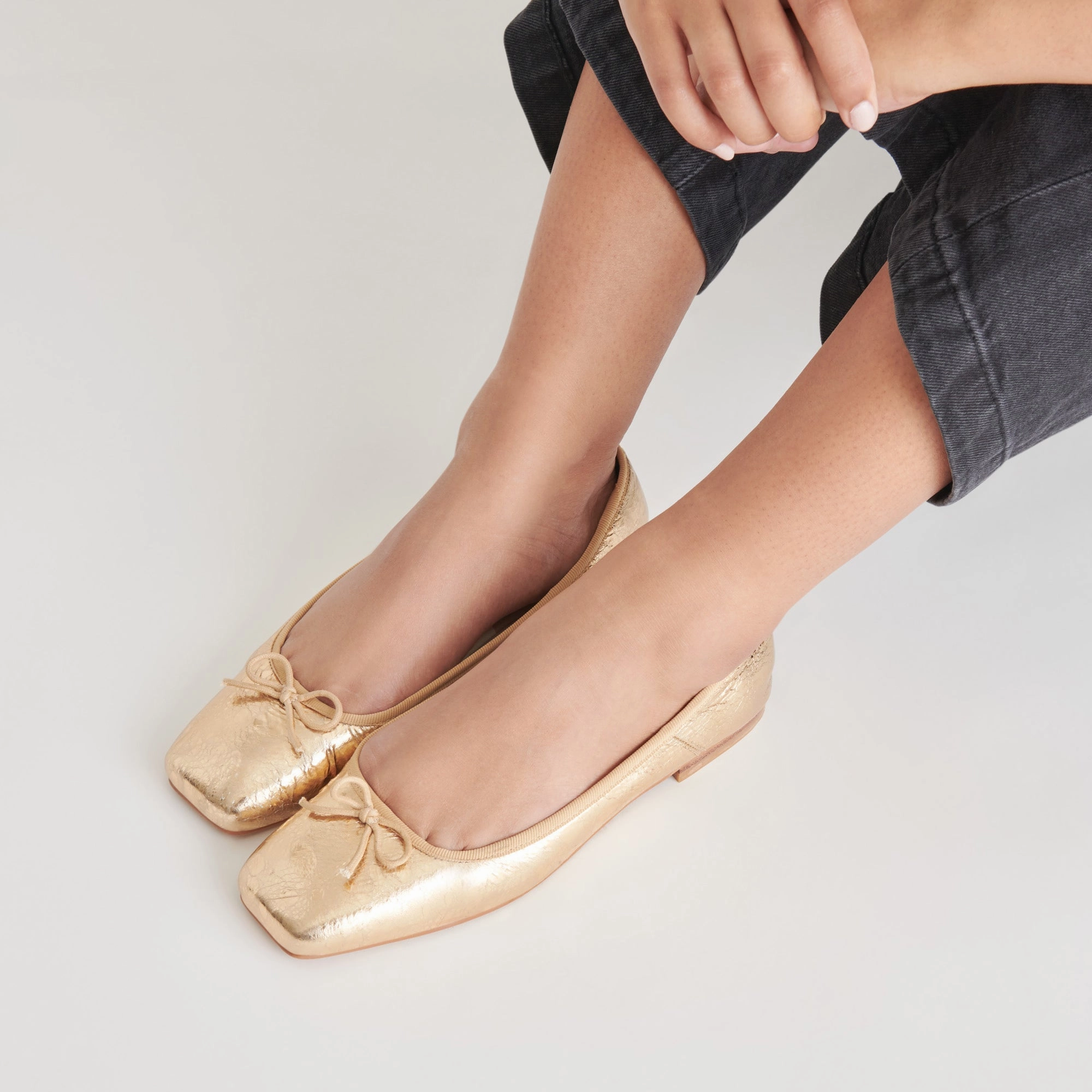 ANISA BALLET FLATS GOLD DISTRESSED LEATHER - re:vita Tea Glow Stylish Design