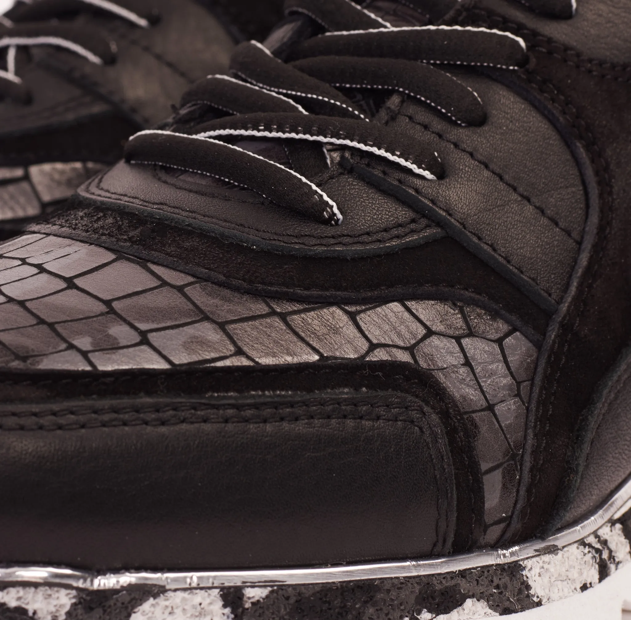 The Cakarta Black Leather Men Sneaker Final Sale! Water resistant coating Gym Equipment